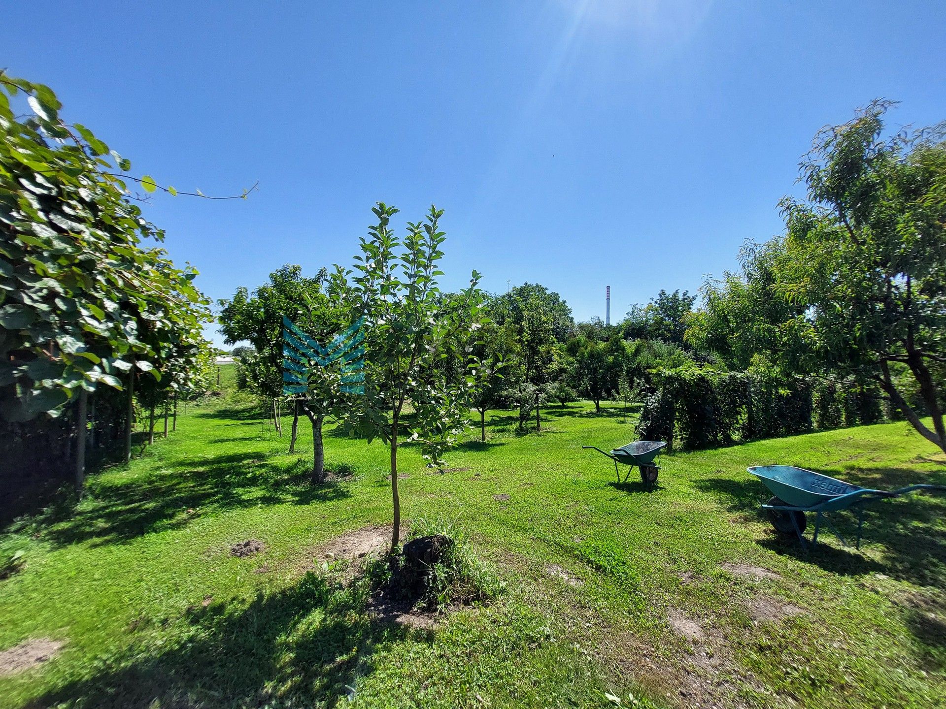 Zagreb - SAVICA ŠANCI - Galdovska - građevinsko zemljište 6788 m2 i kuća 384 m2