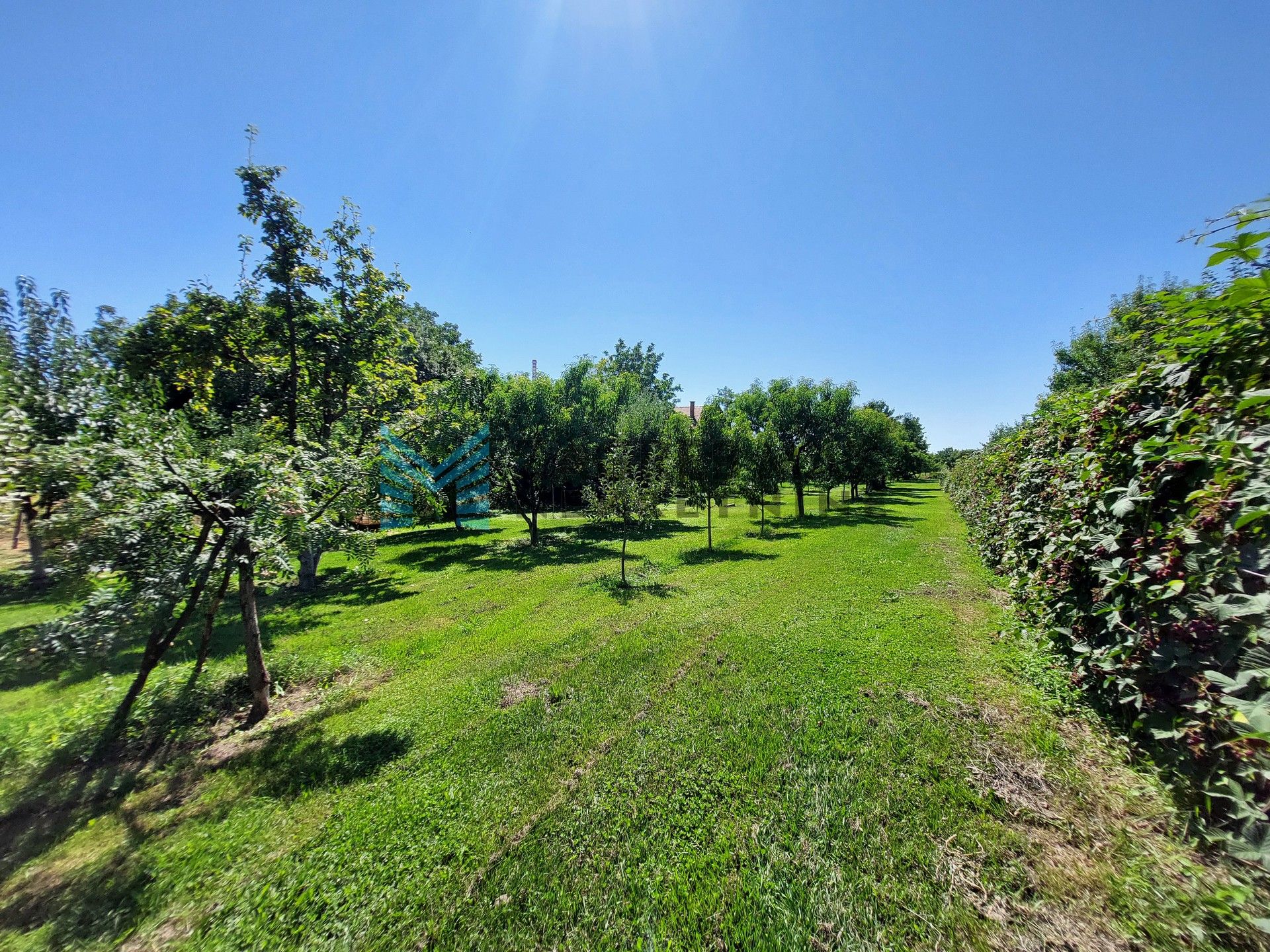 Zagreb - SAVICA ŠANCI - Galdovska - građevinsko zemljište 6788 m2 i kuća 384 m2