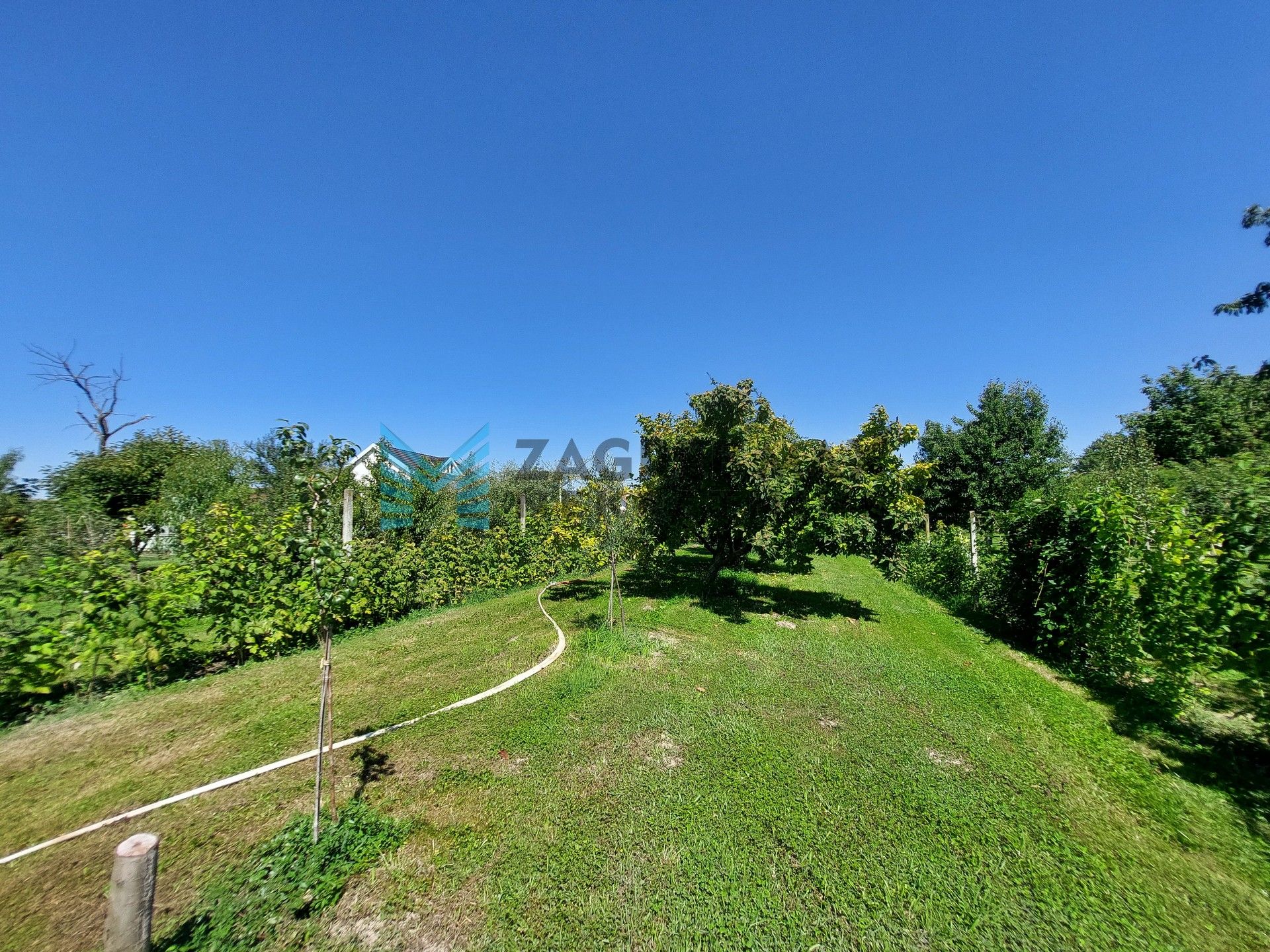 Zagreb - SAVICA ŠANCI - Galdovska - građevinsko zemljište 6788 m2 i kuća 384 m2