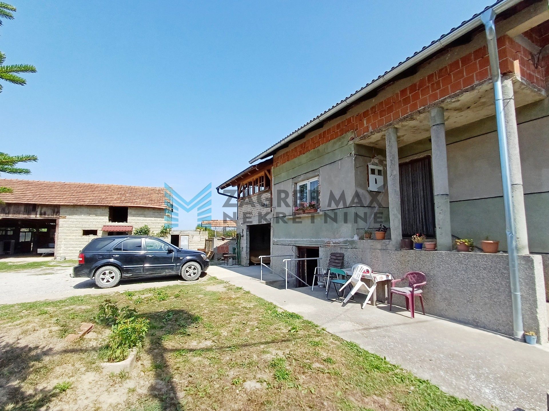 Zagreb - VRBOVEC - Negovec - kuća, dvorište, pomoćni objekt, terasa