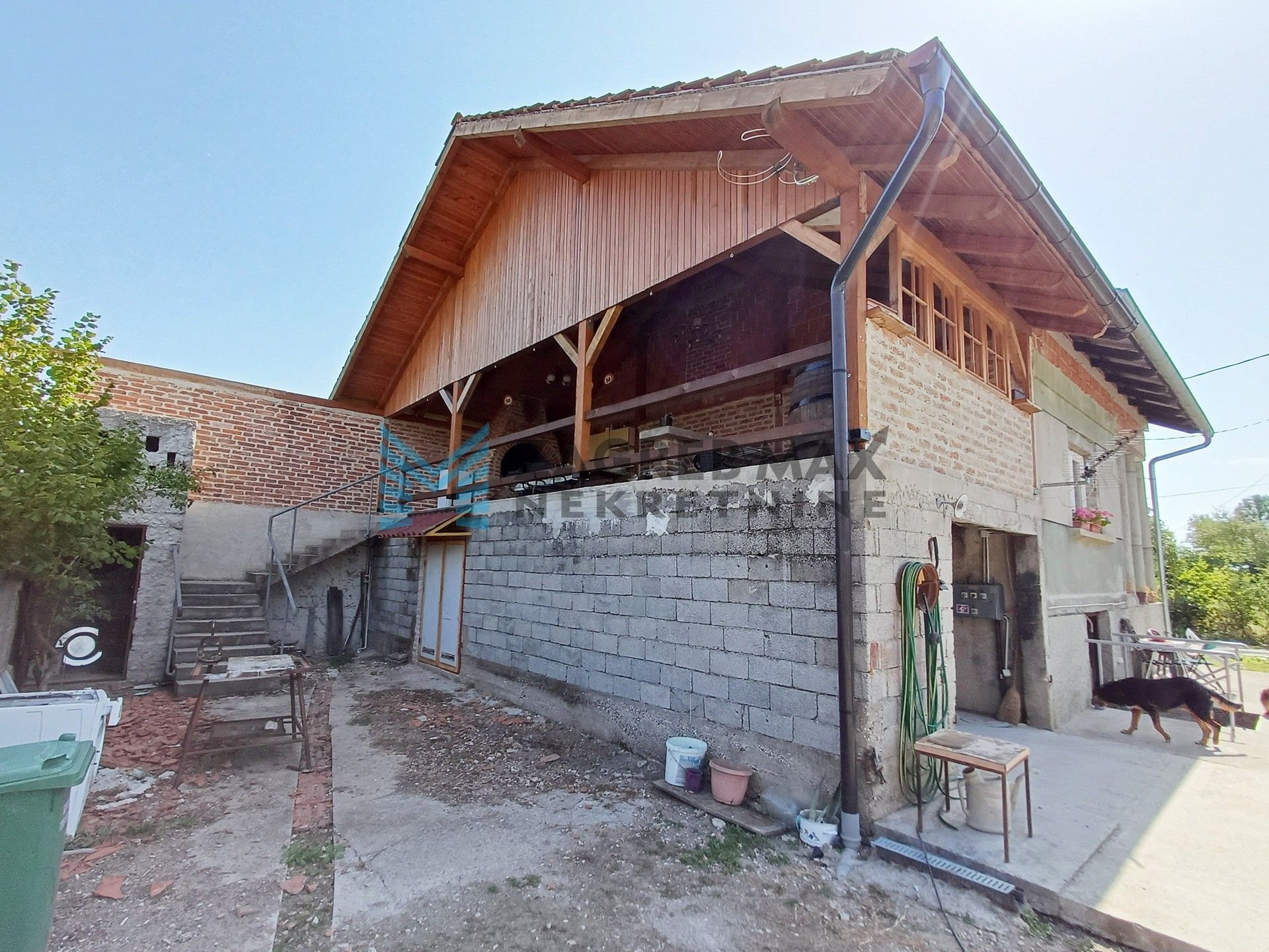 Zagreb - VRBOVEC - Negovec - kuća, dvorište, pomoćni objekt, terasa