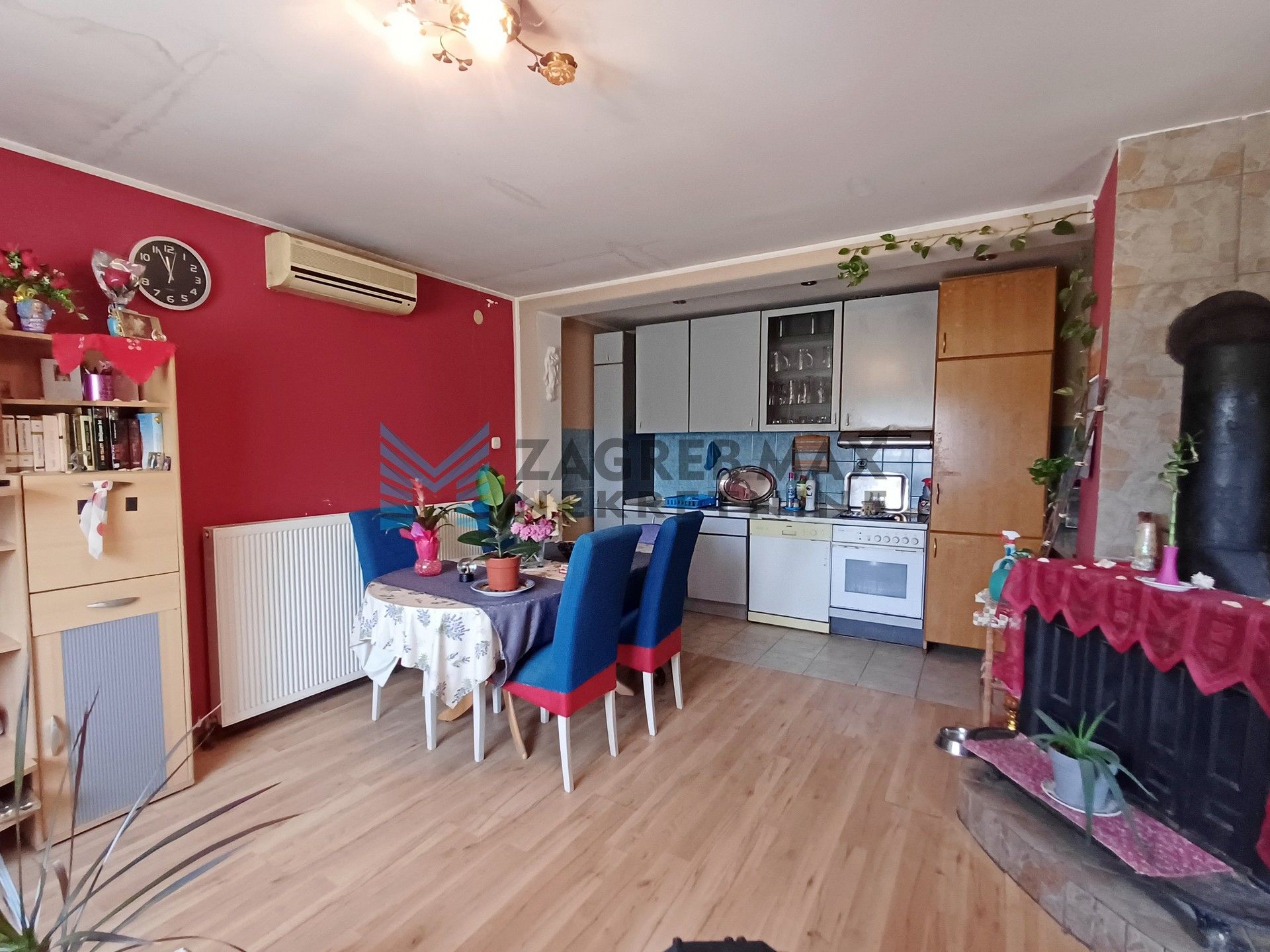 Zagreb - VRBOVEC - Negovec - kuća, dvorište, pomoćni objekt, terasa