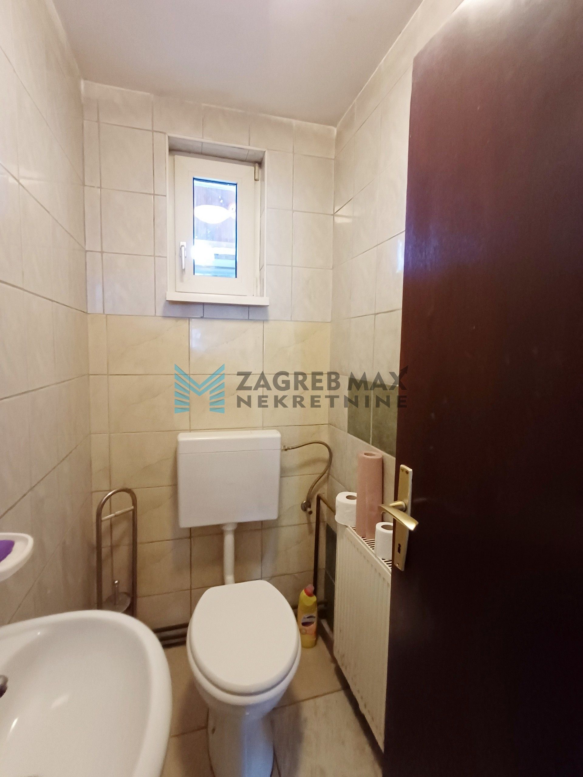 Zagreb - VRBOVEC - Negovec - kuća, dvorište, pomoćni objekt, terasa