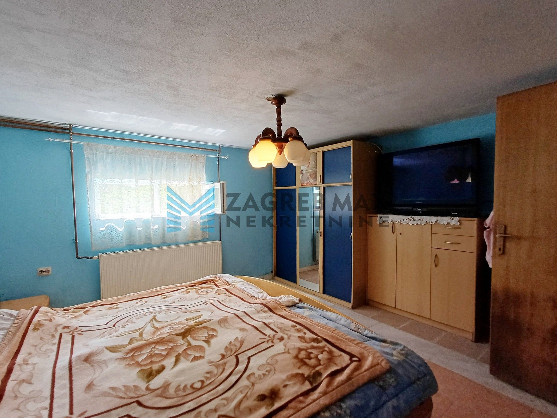 Zagreb - VRBOVEC - Negovec - kuća, dvorište, pomoćni objekt, terasa