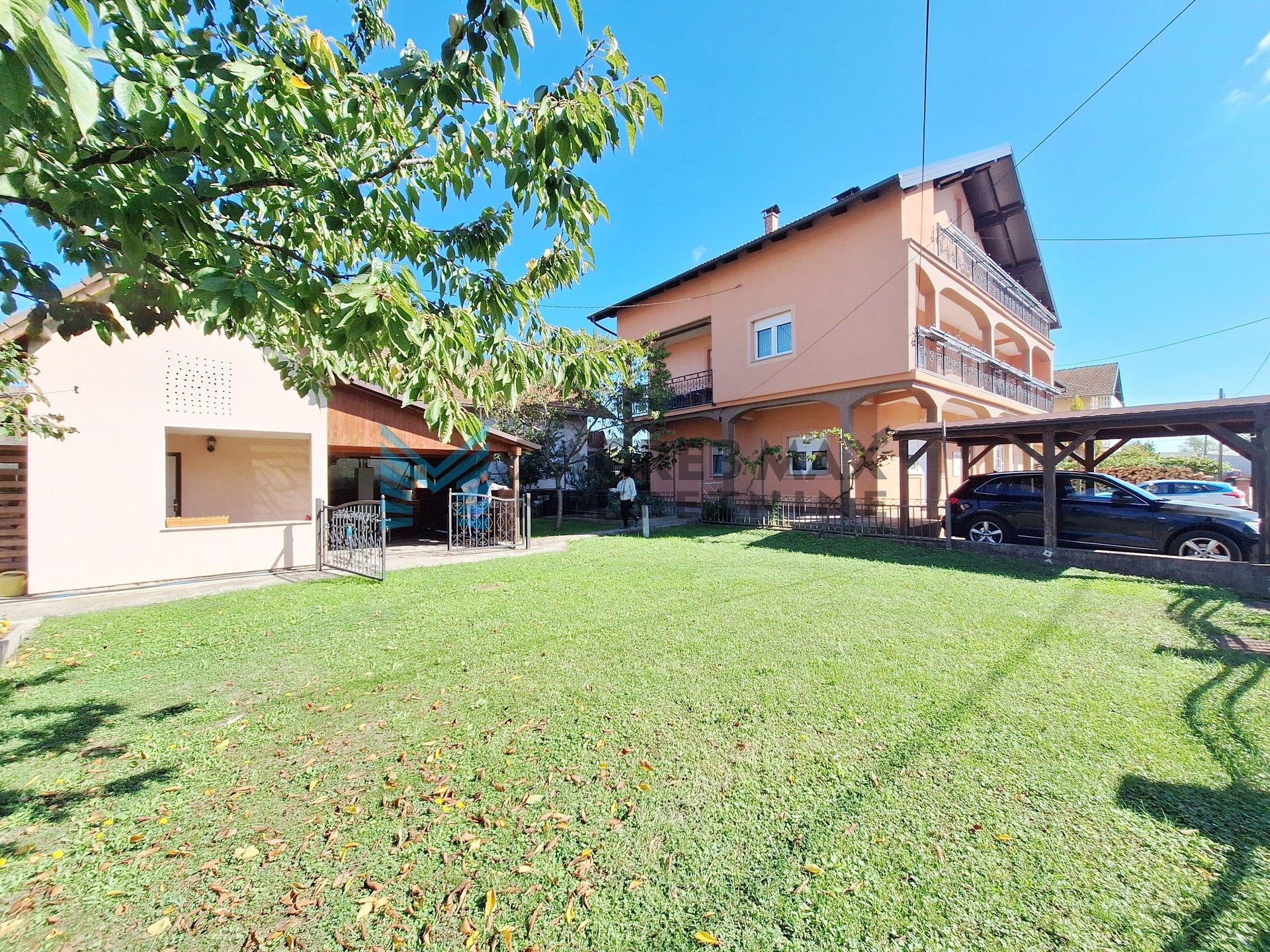 Zagreb - ŽITNJAK - Radnička - kuća s četiri odvojene stambene jedinice