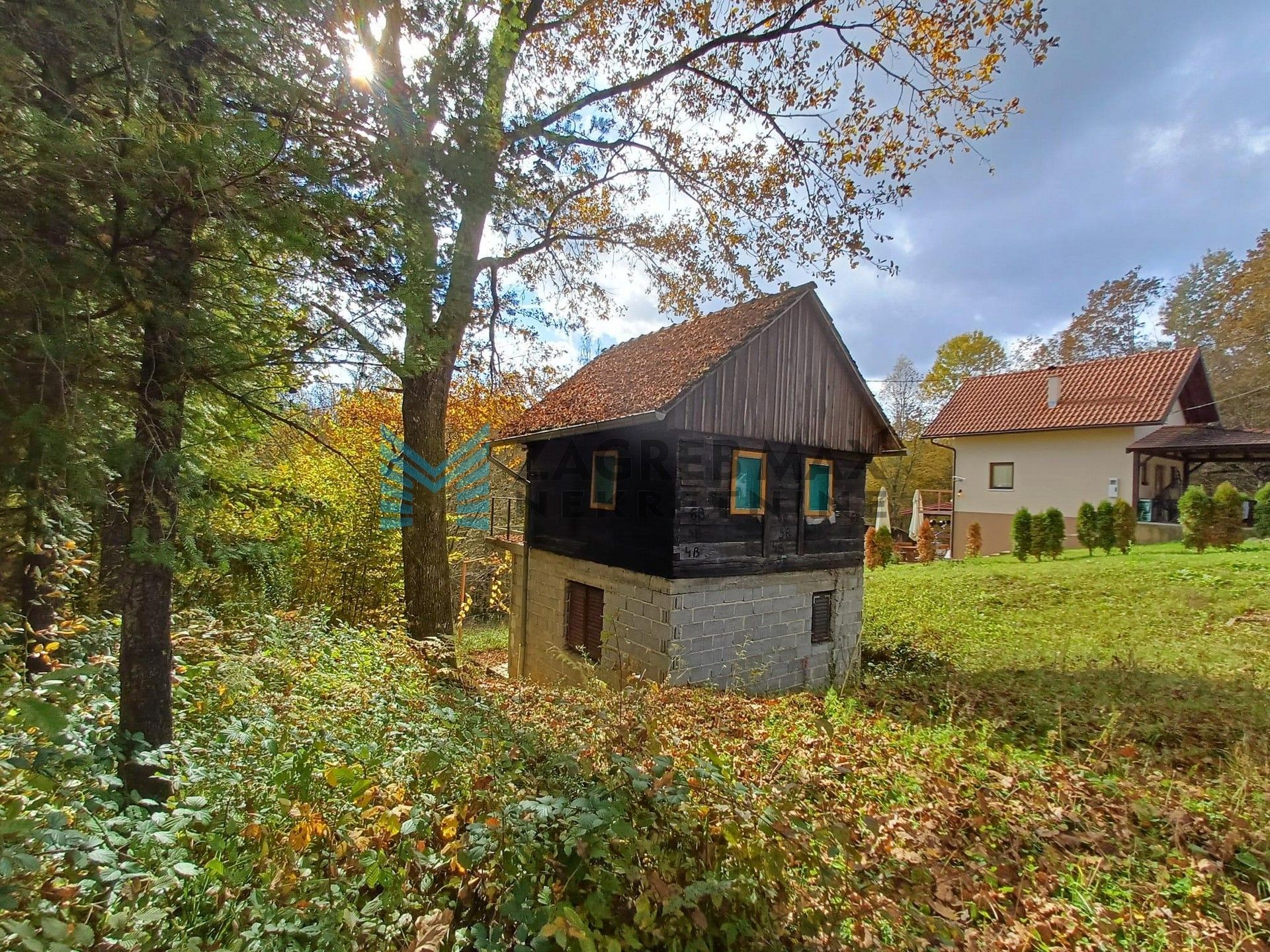 Zagreb - TOMAŠNICA - kuća za odmor uz rijeku Dobru - prilika za investiciju