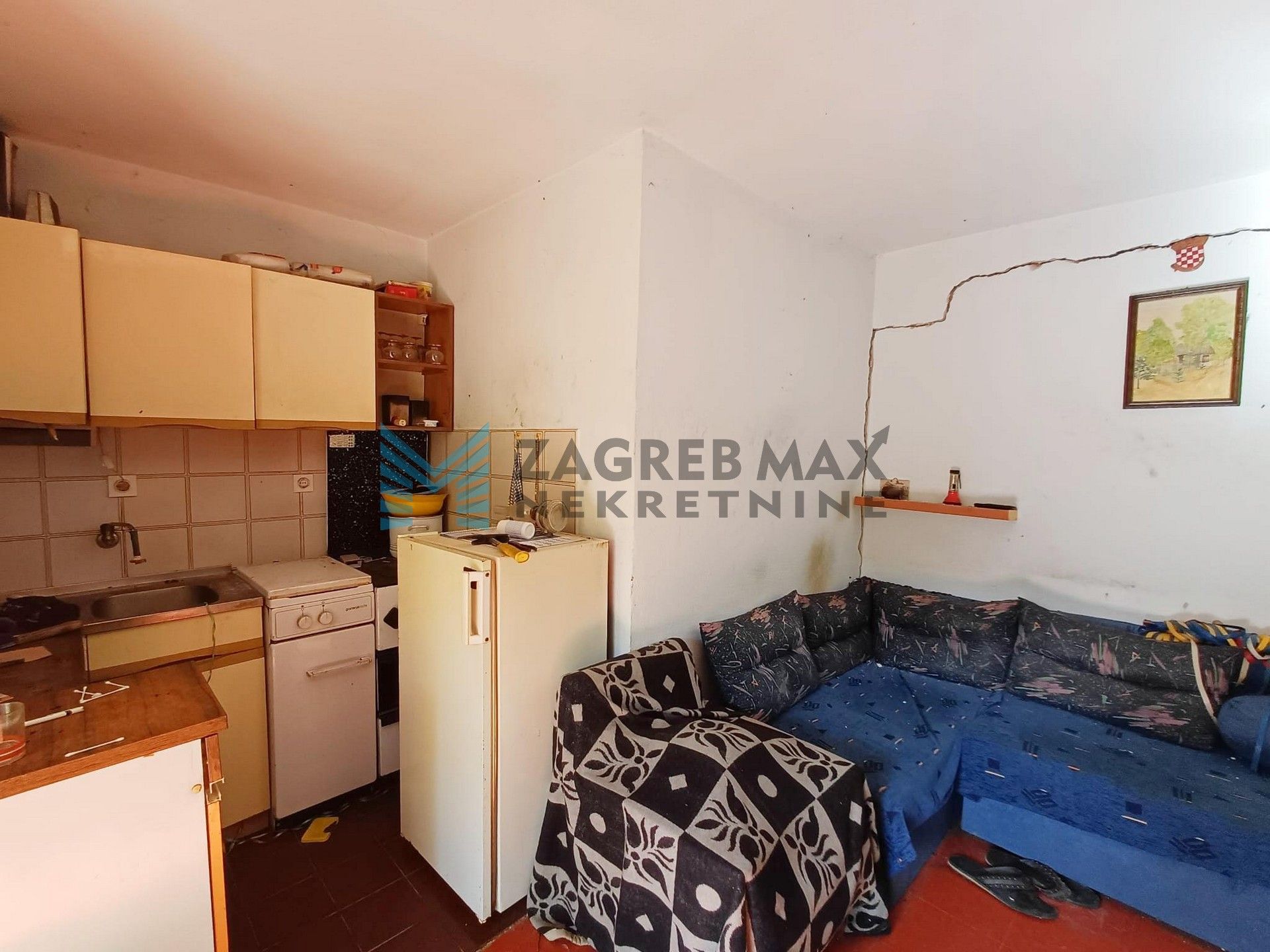 Zagreb - TOMAŠNICA - kuća za odmor uz rijeku Dobru - prilika za investiciju