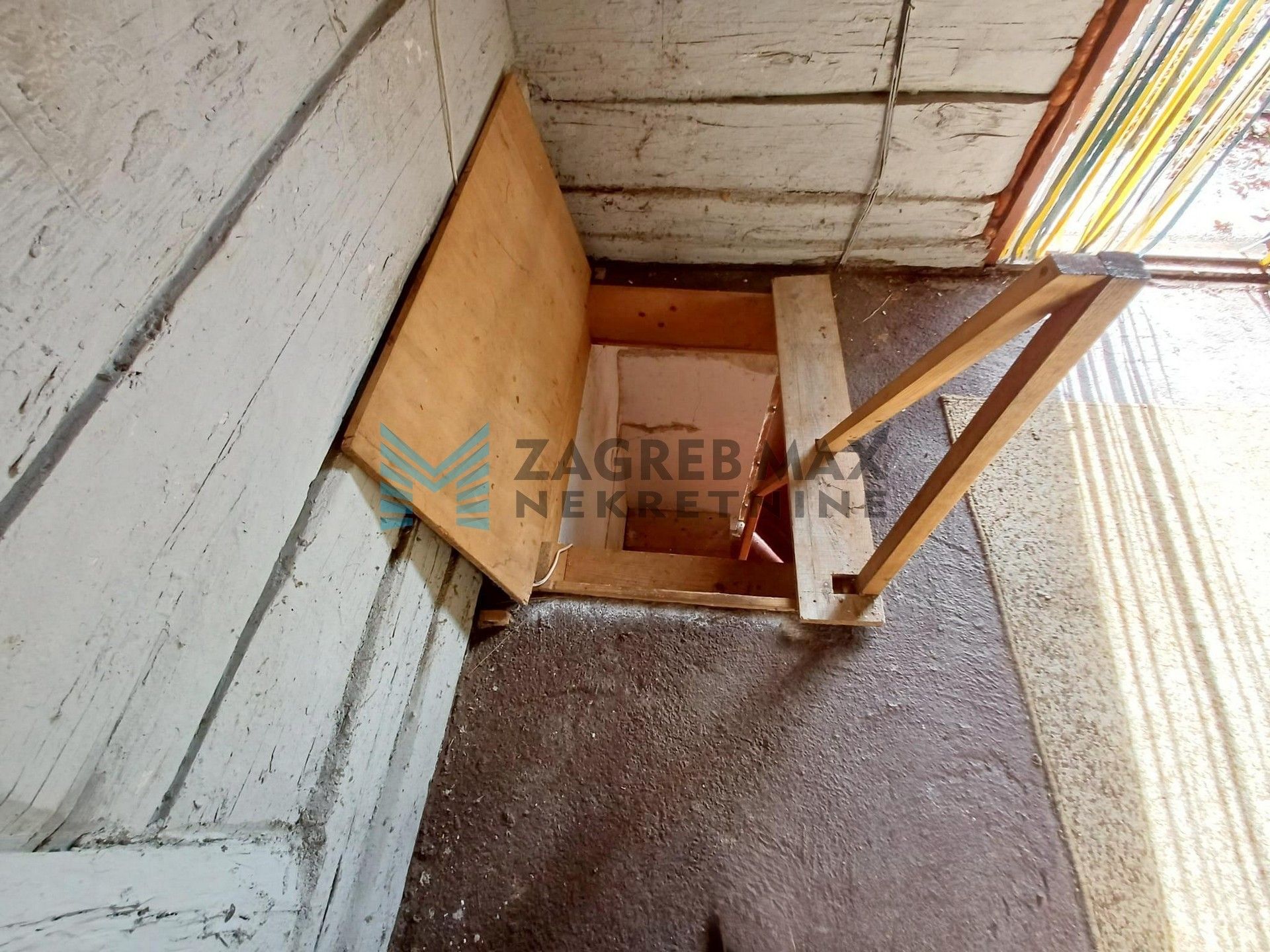 Zagreb - TOMAŠNICA - kuća za odmor uz rijeku Dobru - prilika za investiciju