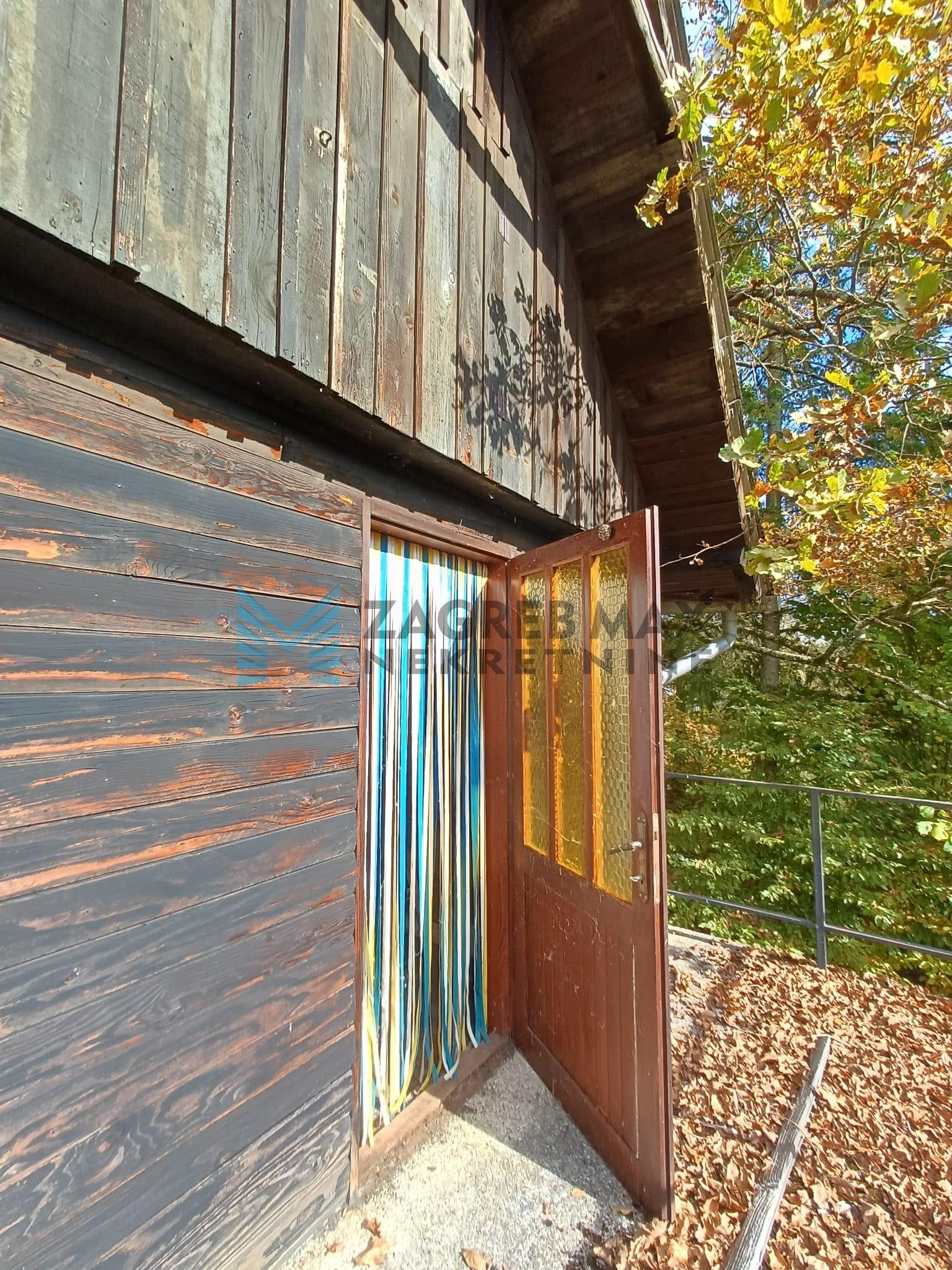 Zagreb - TOMAŠNICA - kuća za odmor uz rijeku Dobru - prilika za investiciju