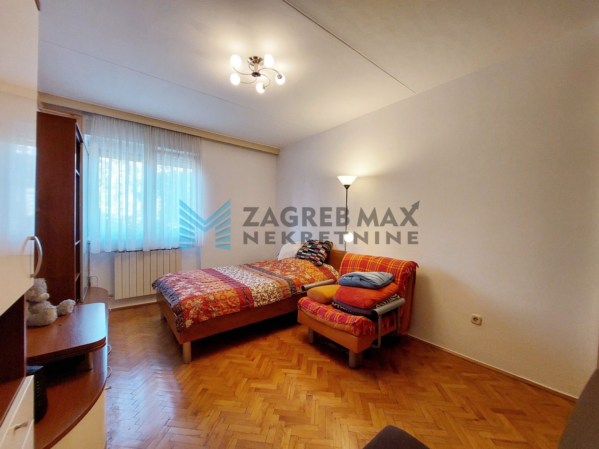 Zagreb - PEŠČENICA - D. Svetice - 2-sobni, balkon, spremište, mirno