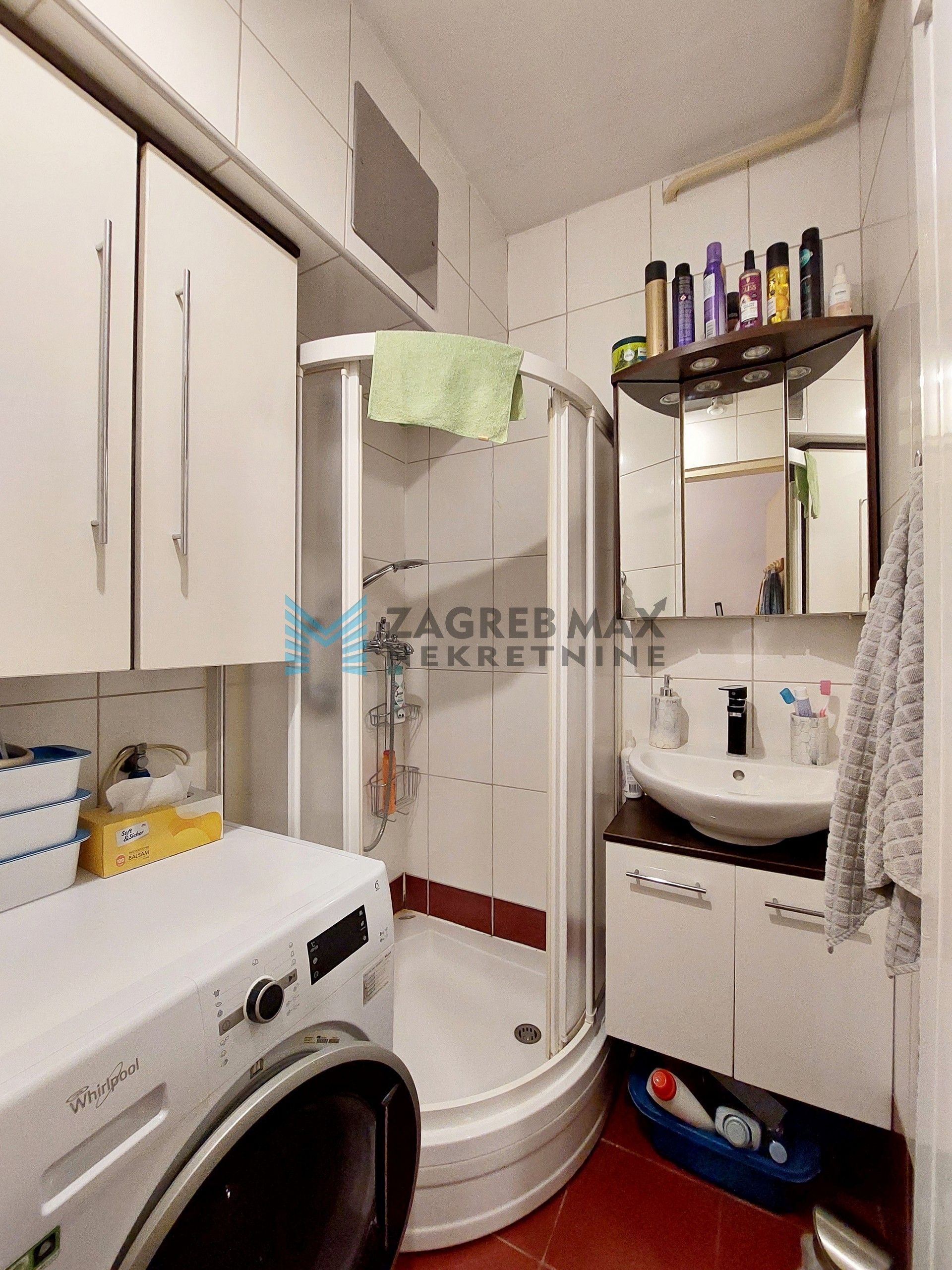 Zagreb - PEŠČENICA - D. Svetice - 2-sobni, balkon, spremište, mirno