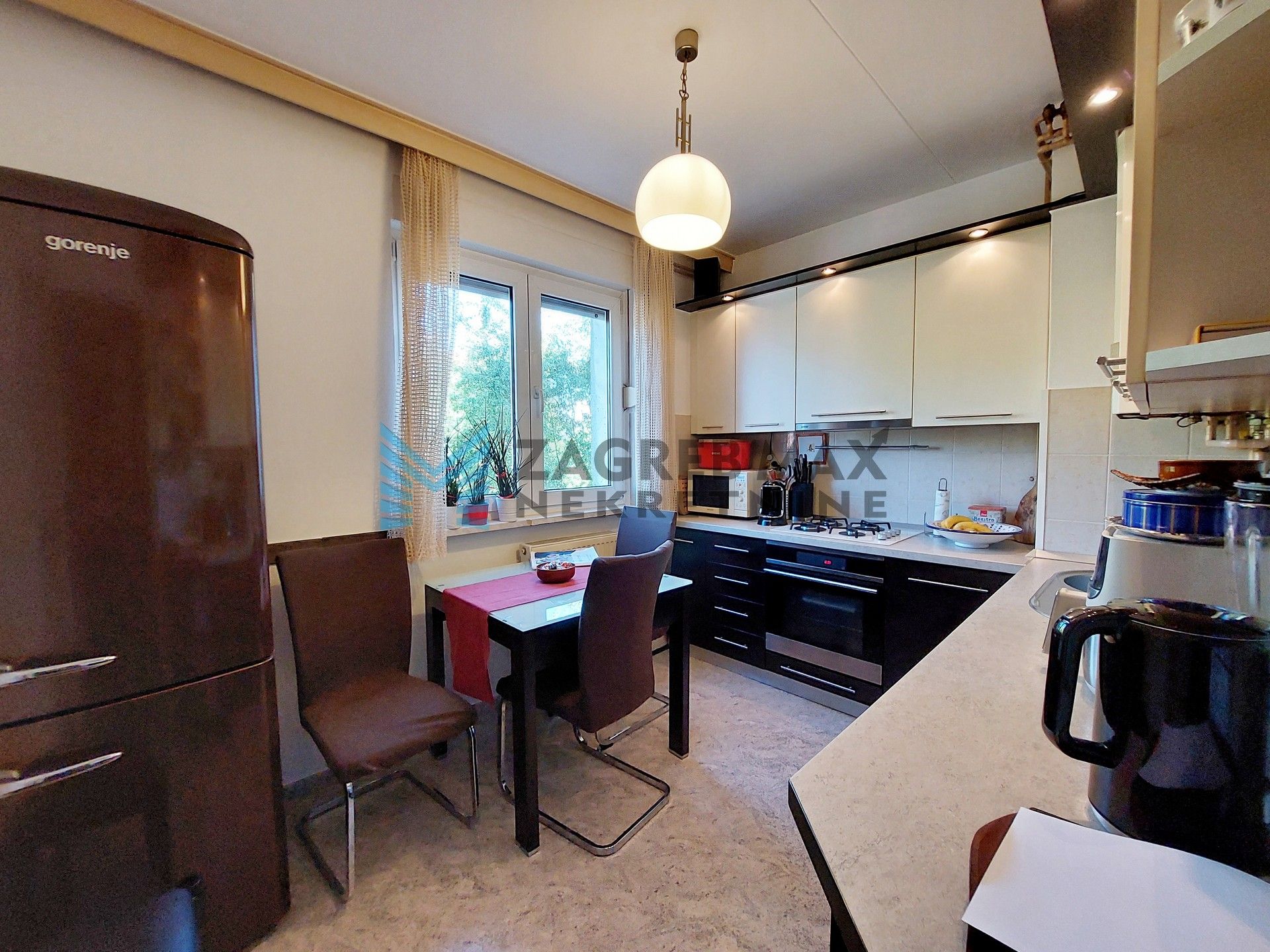 Zagreb - PEŠČENICA - D. Svetice - 2-sobni, balkon, spremište, mirno