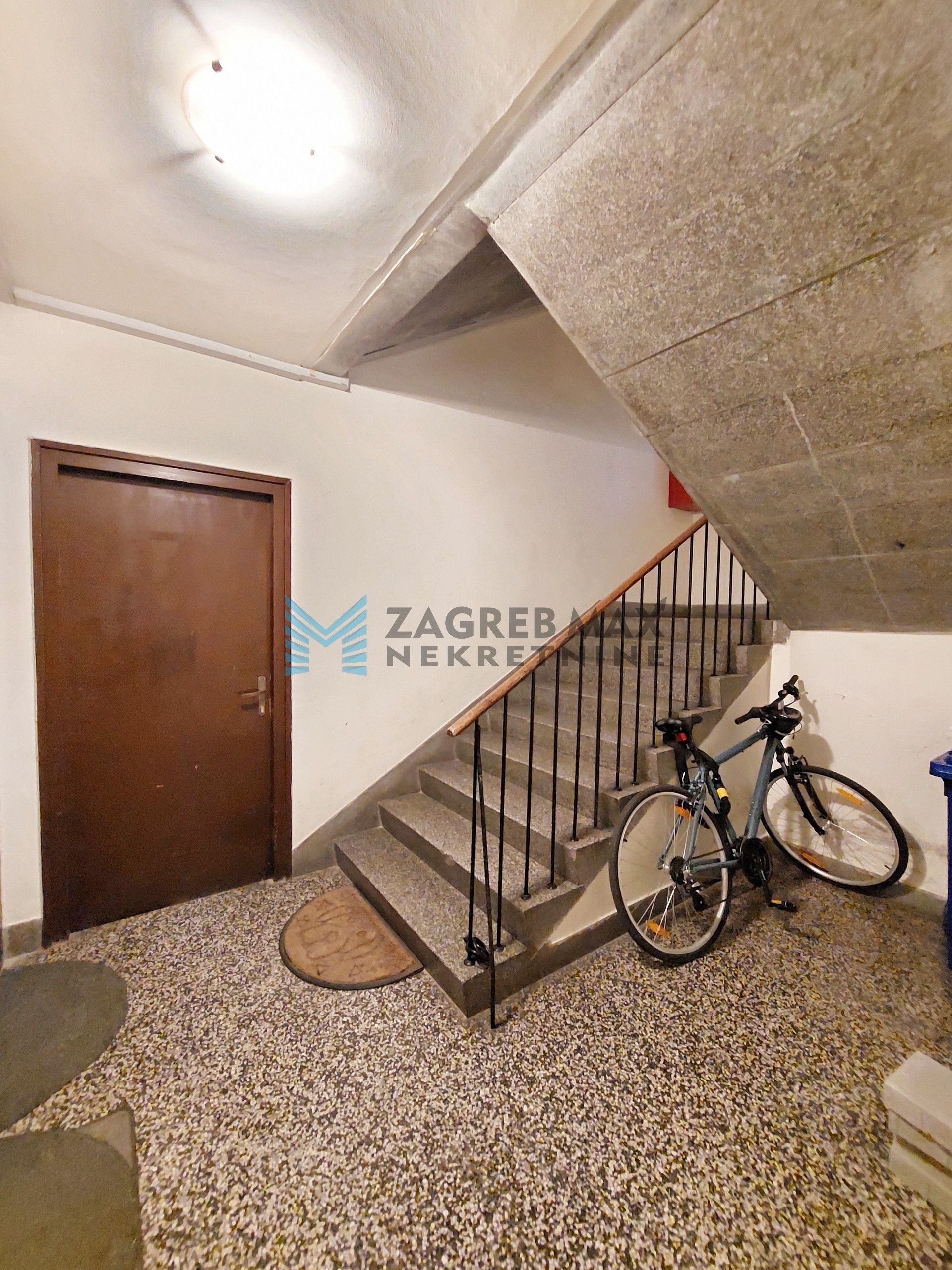 Zagreb - PEŠČENICA - Ivanićgradska - 3-sobni, svijetao, spremište, mirno