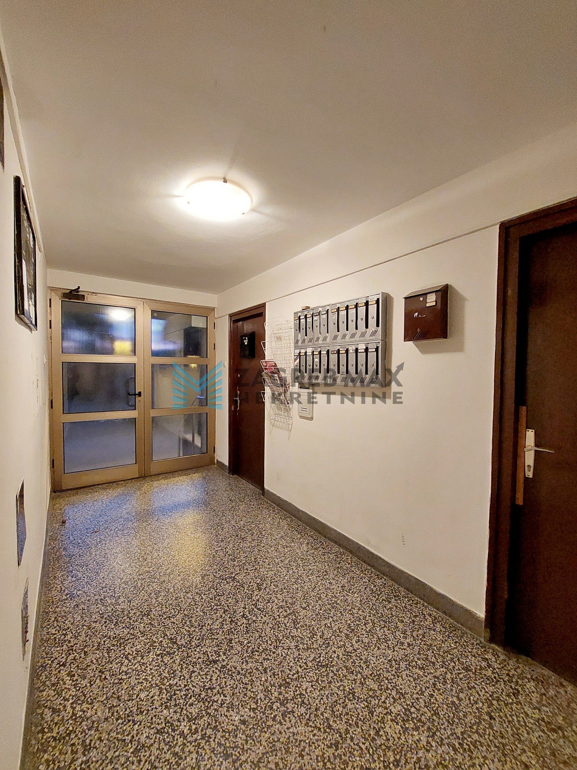 Zagreb - PEŠČENICA - Ivanićgradska - 3-sobni, svijetao, spremište, mirno