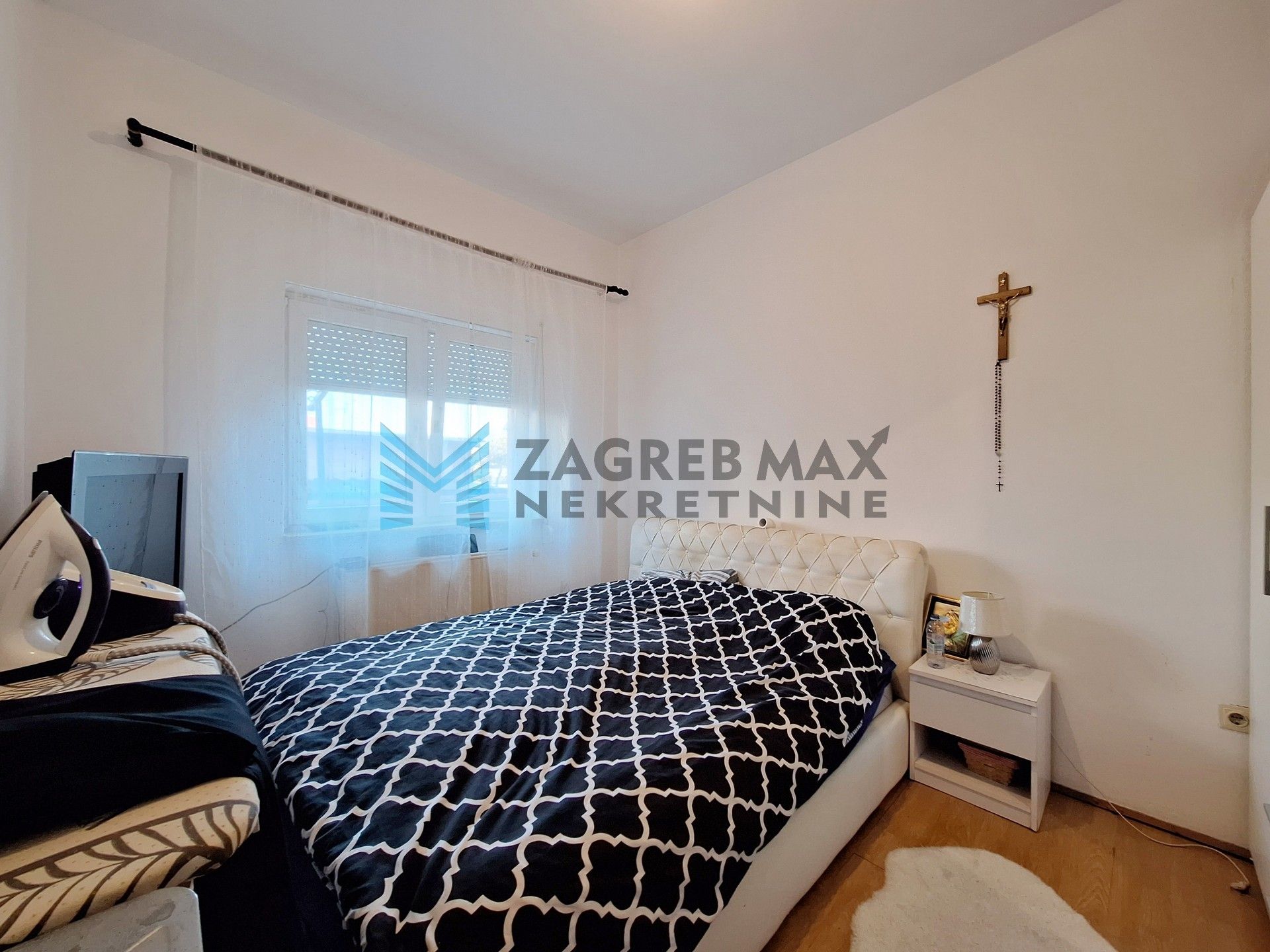 Zagreb - ŽITNJAK - Radnička - kuća s četiri odvojene stambene jedinice