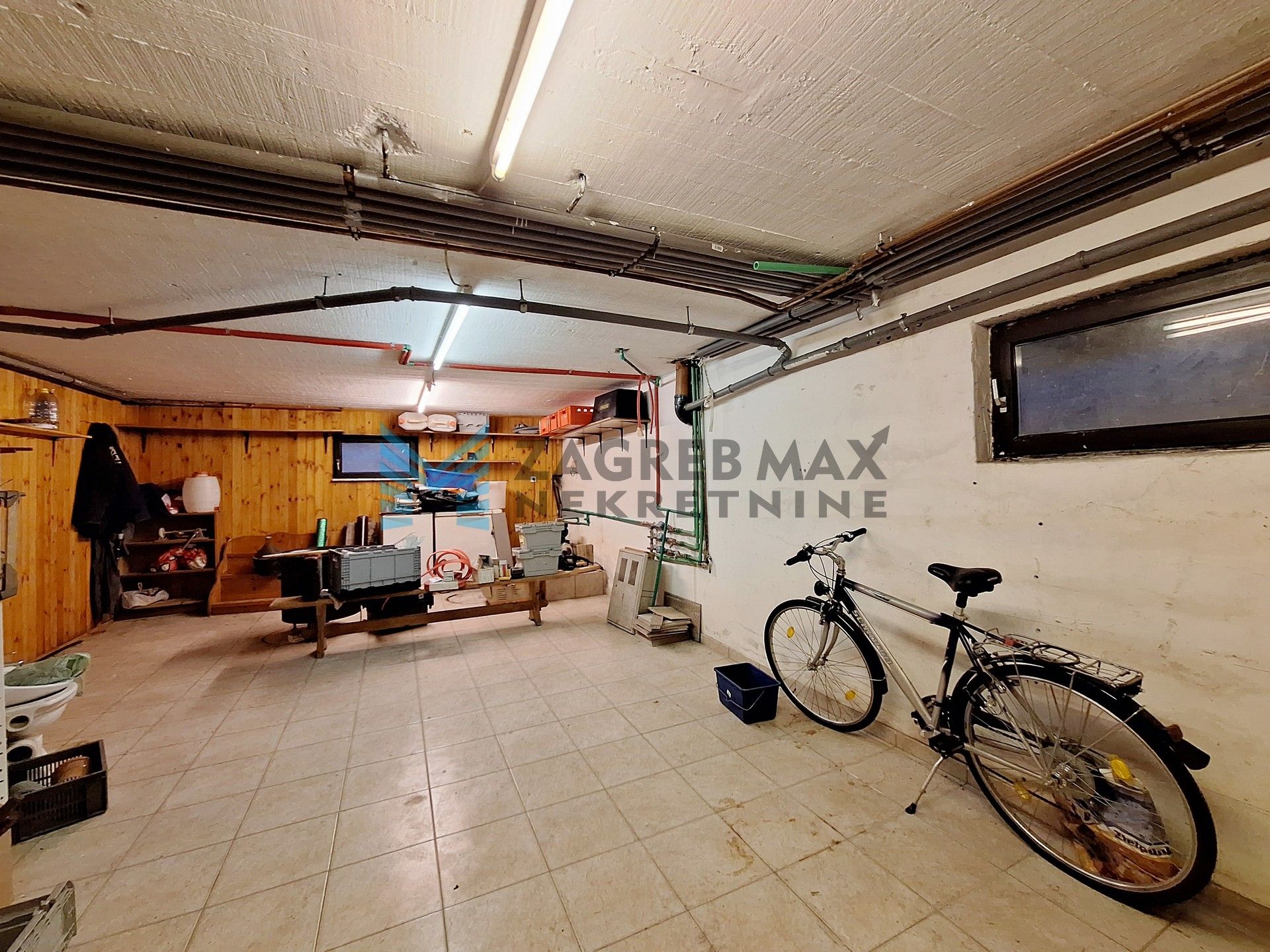 Zagreb - ŽITNJAK - Radnička - kuća s četiri odvojene stambene jedinice