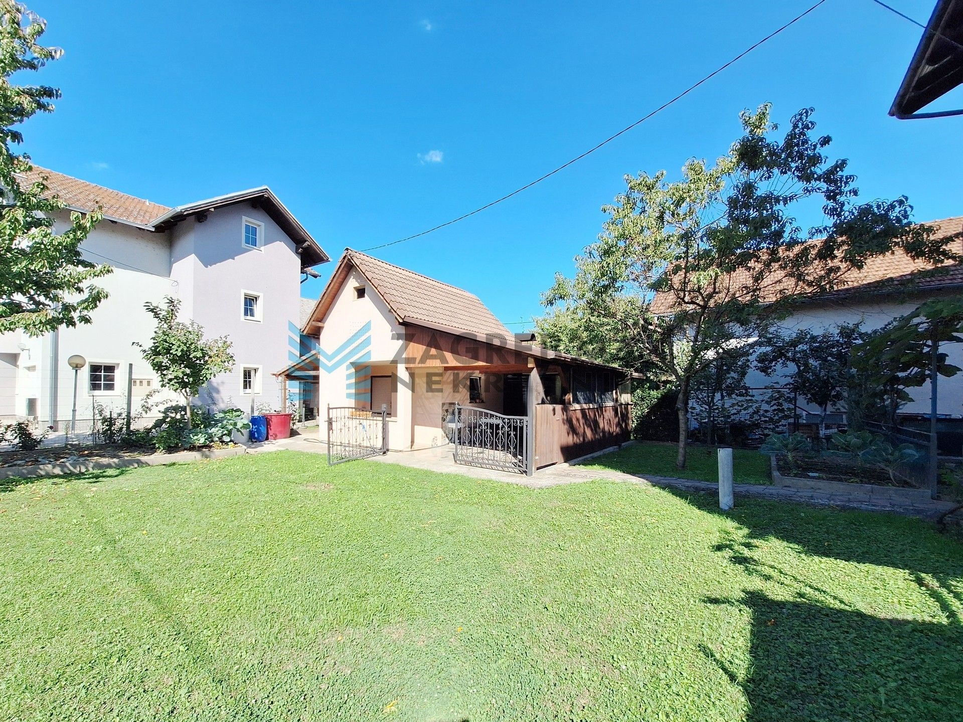 Zagreb - ŽITNJAK - Radnička - kuća s četiri odvojene stambene jedinice