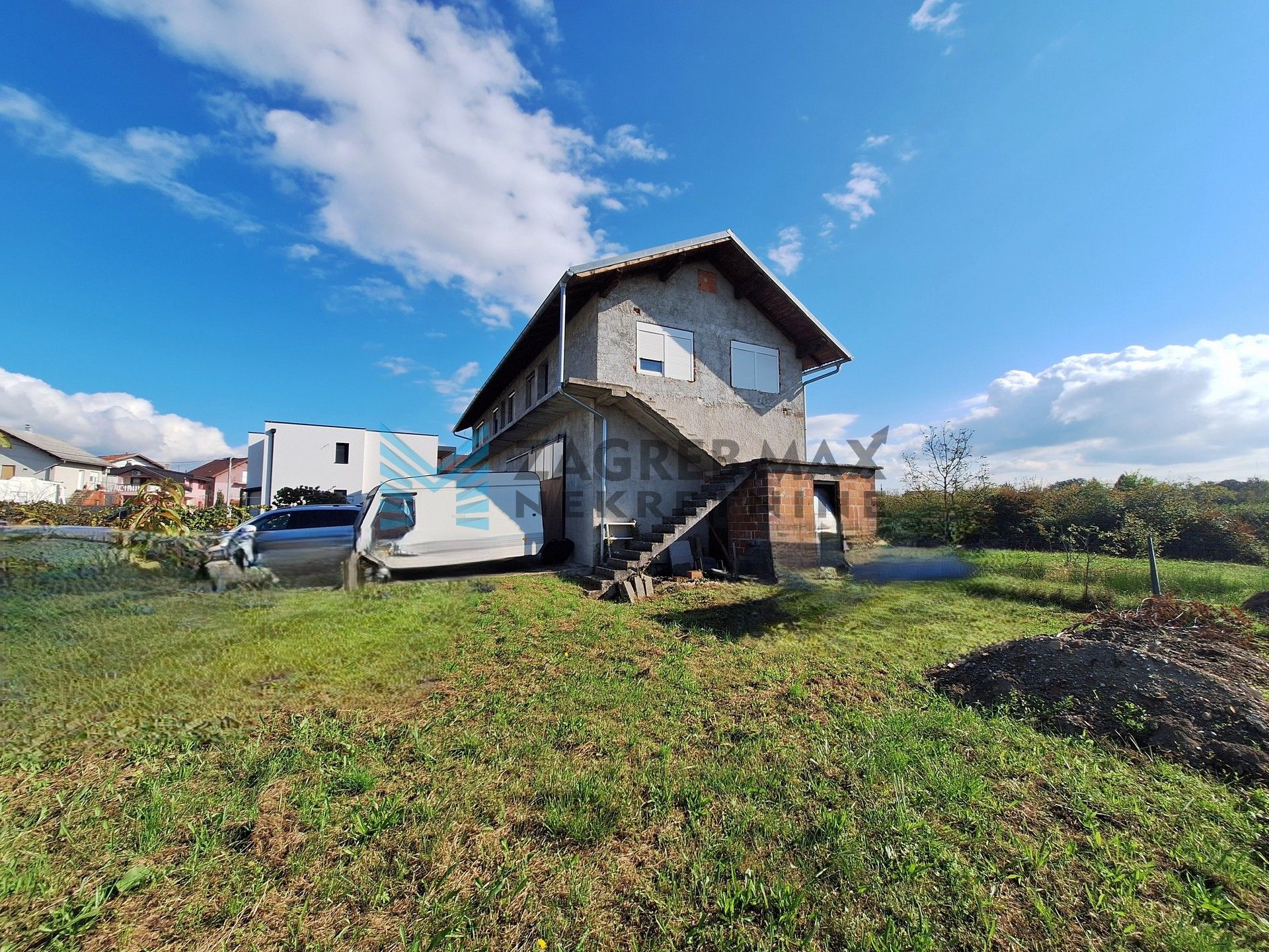 Zagreb - KLINČA SELA - poslovno stambeni objekt - roh bau
