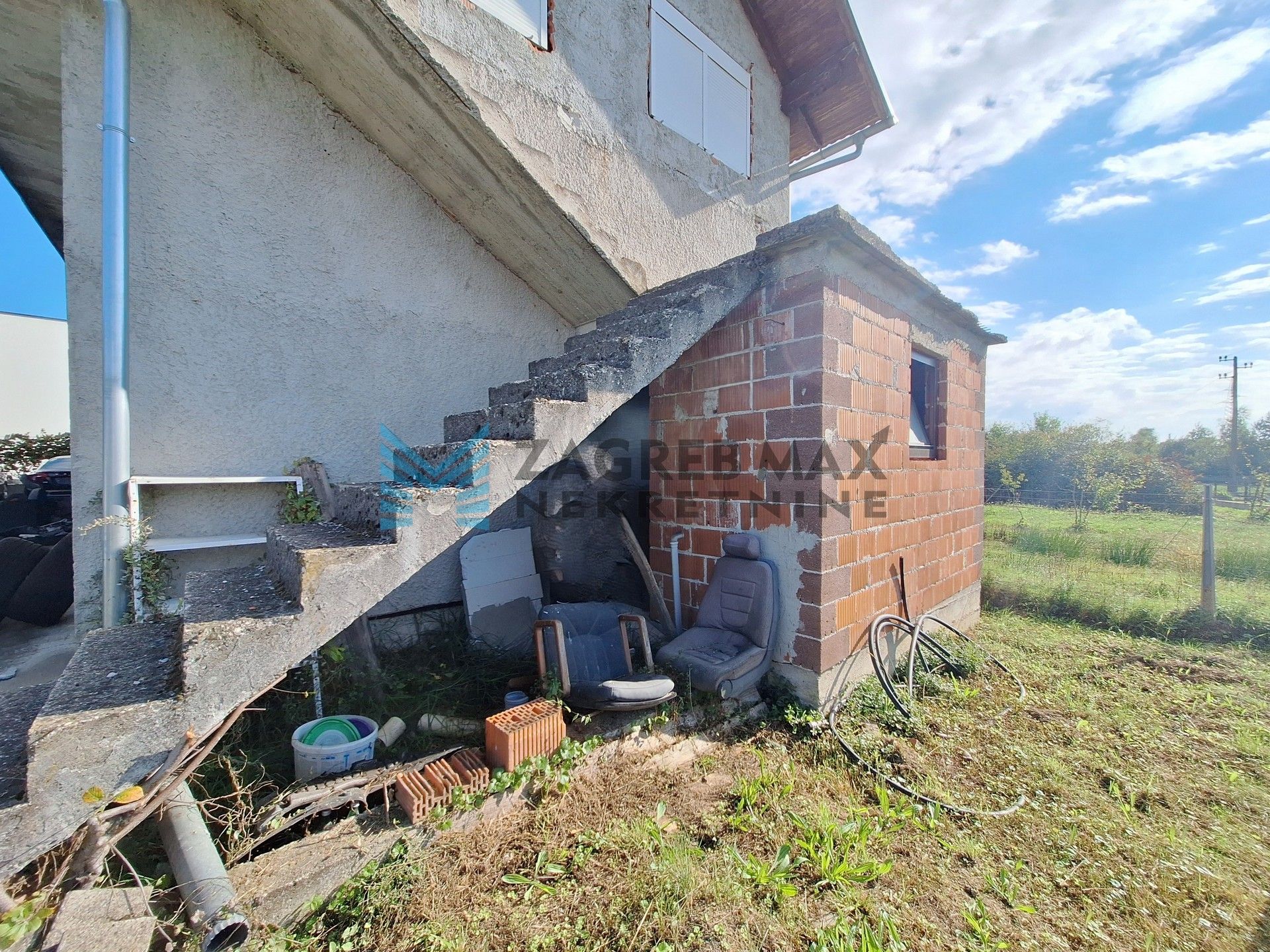 Zagreb - KLINČA SELA - poslovno stambeni objekt - roh bau