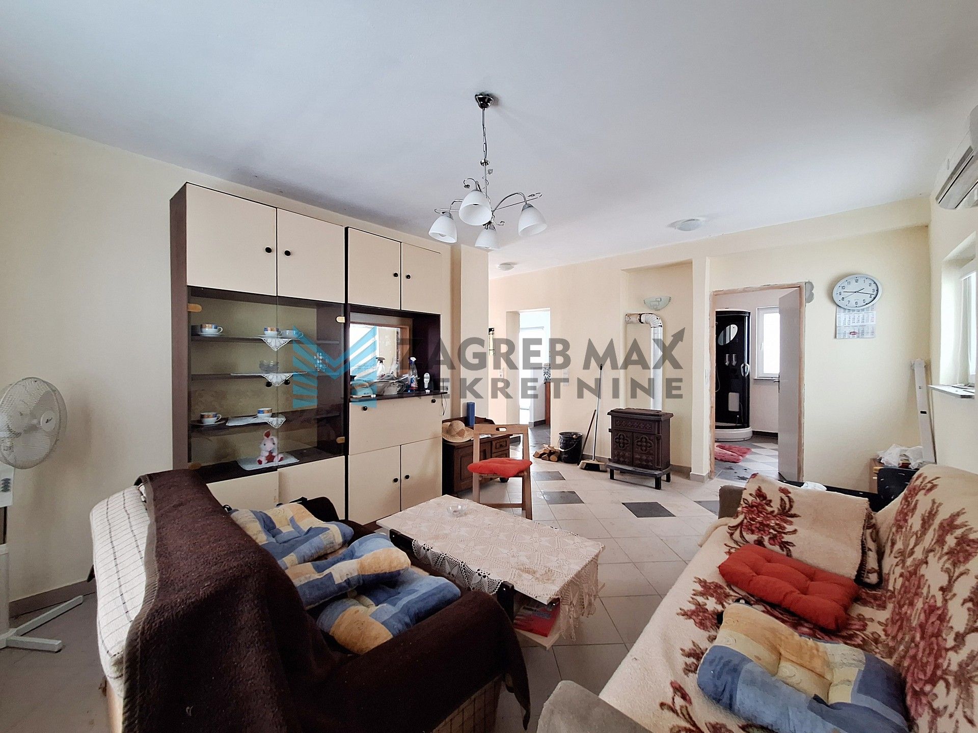 Zagreb - GORNJA TRSTENICA - renovirana kuća za odmor, prilika