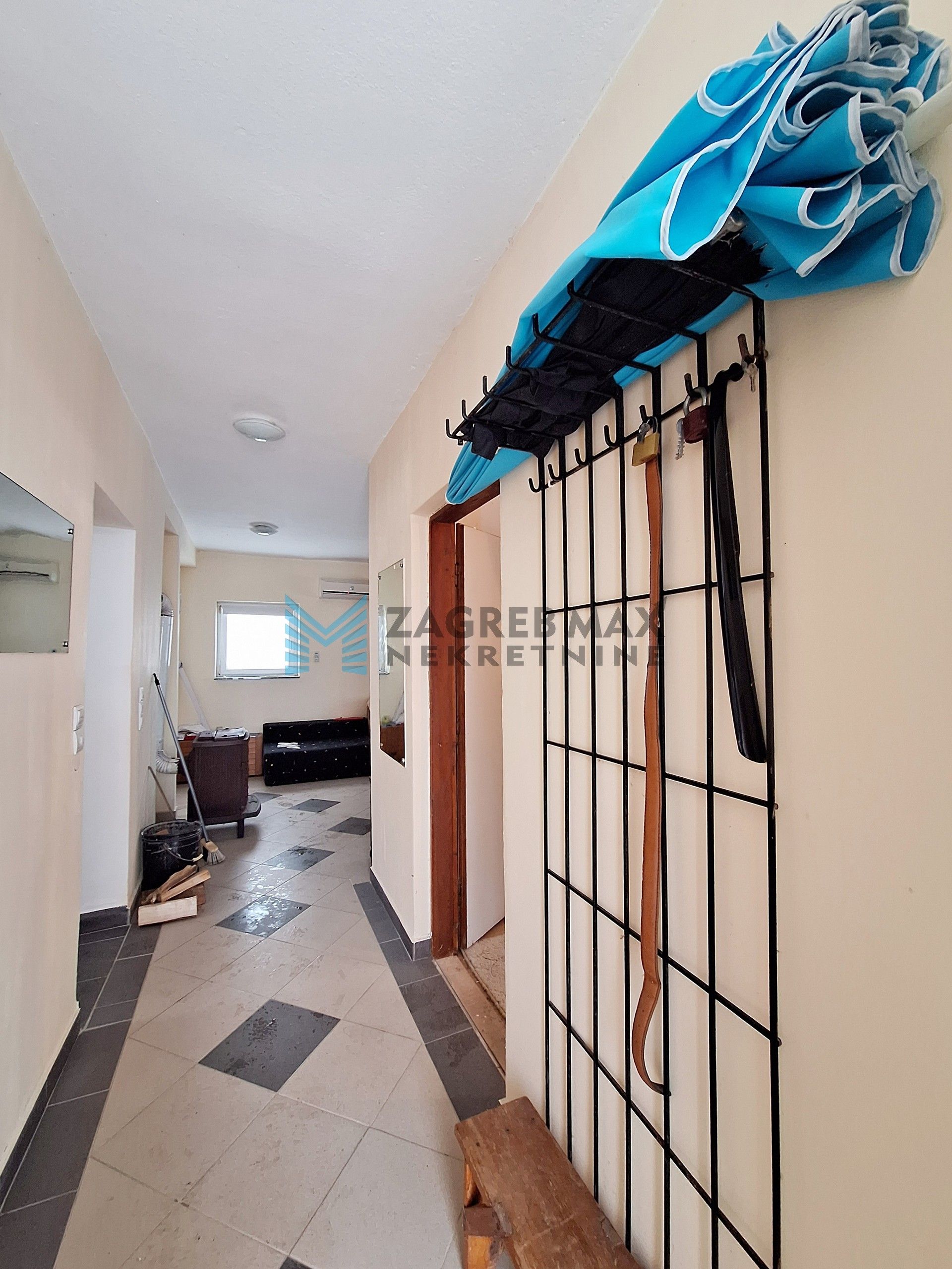 Zagreb - GORNJA TRSTENICA - renovirana kuća za odmor, prilika