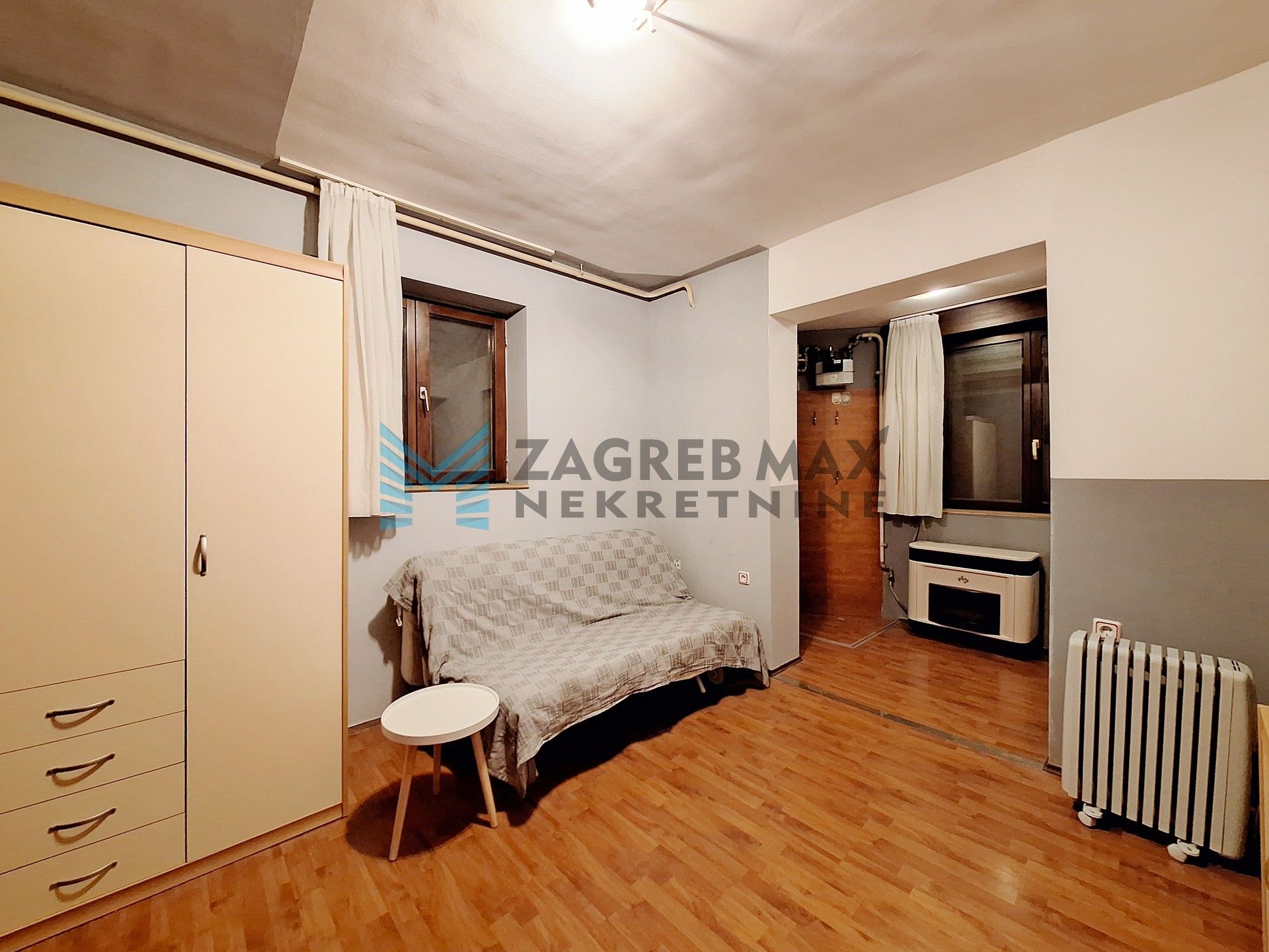 Zagreb - TREŠNJEVKA - Dobrilina - 1-sobni, zaseban ulaz, podrum, 24 m2, prilika