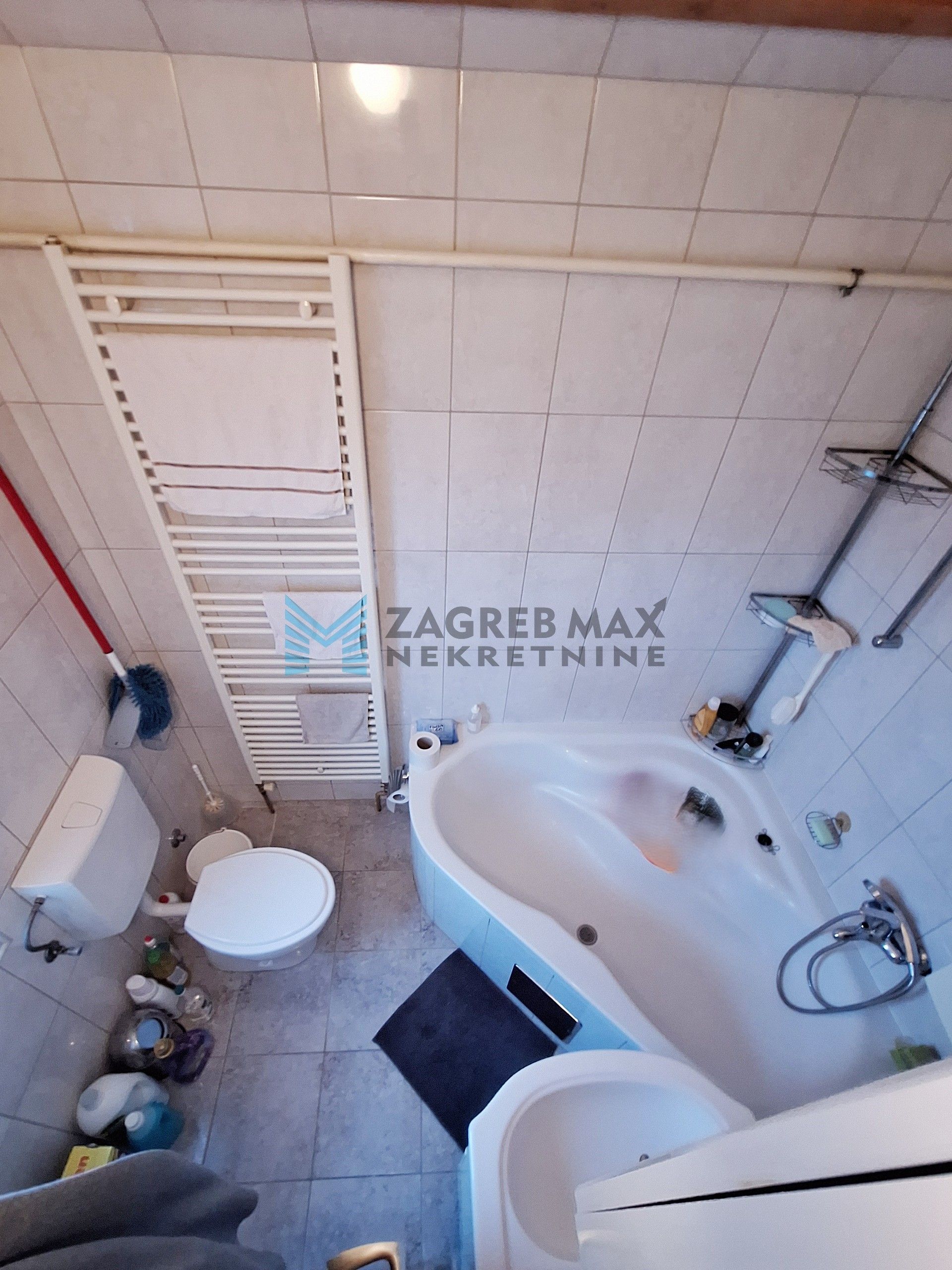 Zagreb - DUBRAVA - Z.Škreba - kuća s 3 stambene jedinice i poslovnim prostorom