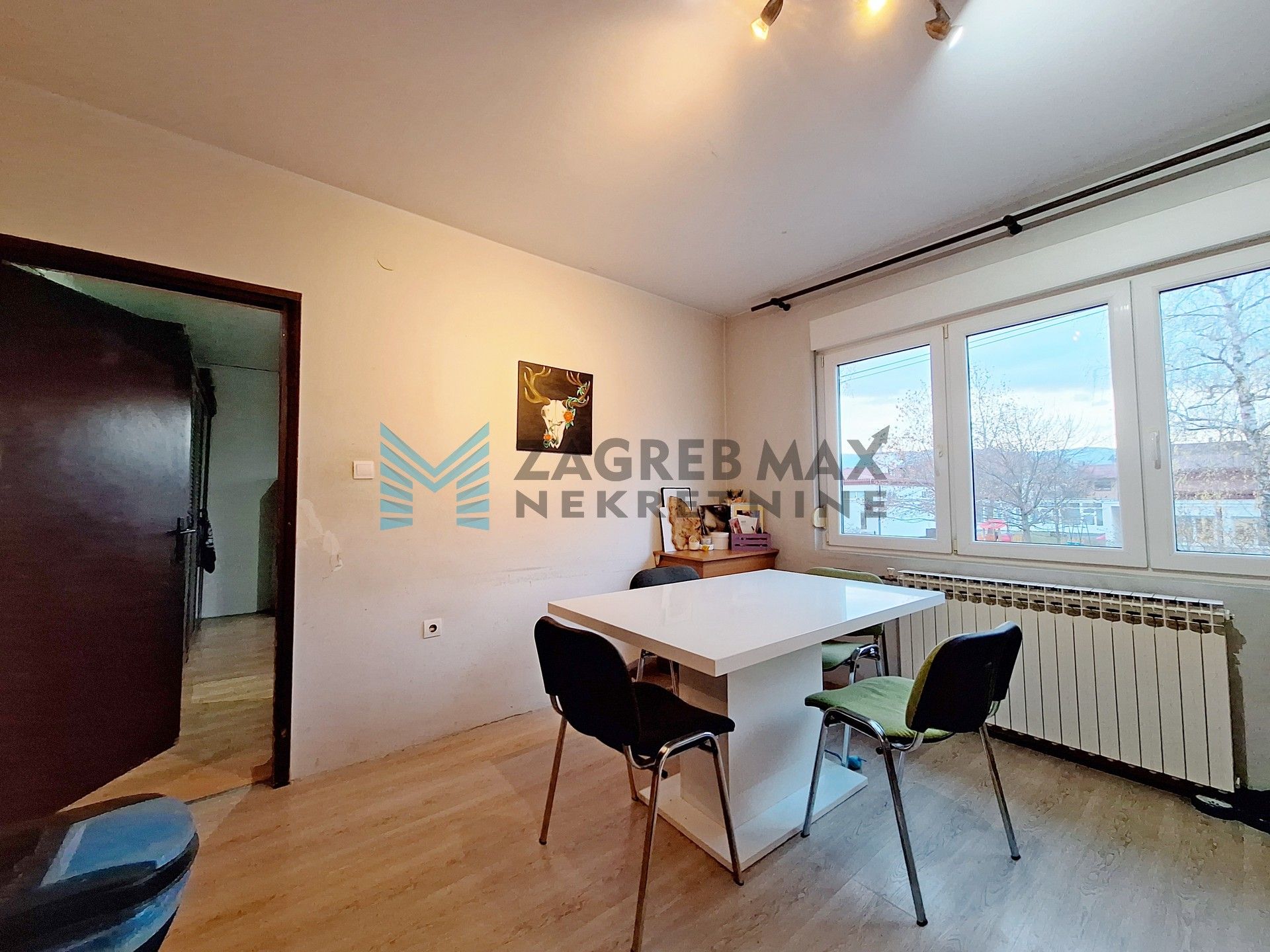 Zagreb - DUBRAVA - Z.Škreba - kuća s 3 stambene jedinice i poslovnim prostorom