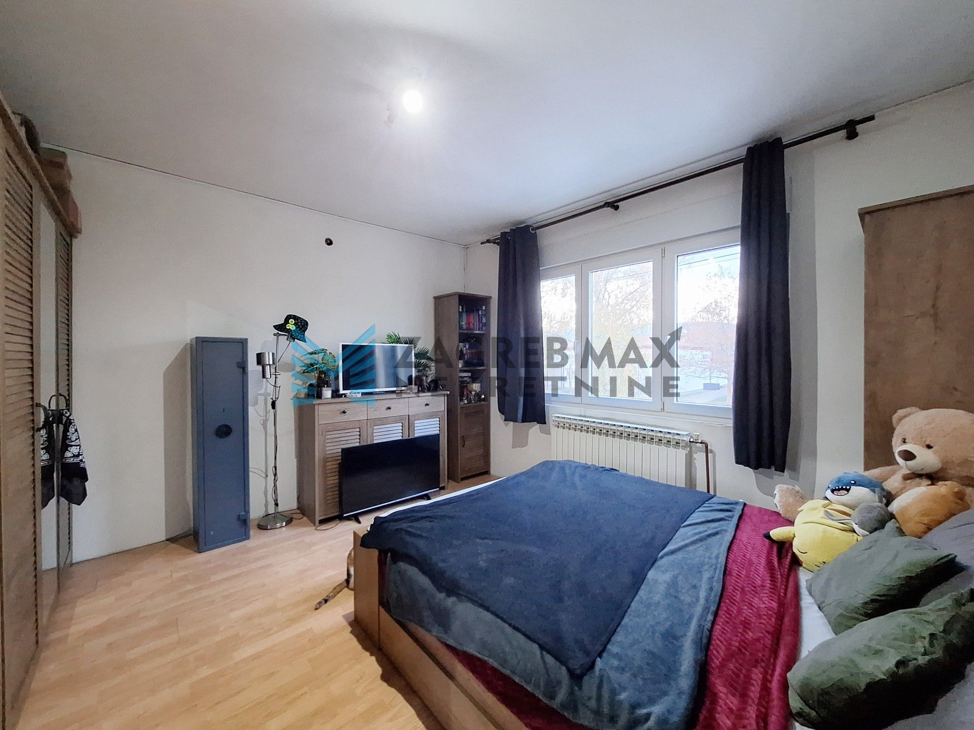 Zagreb - DUBRAVA - Z.Škreba - kuća s 3 stambene jedinice i poslovnim prostorom