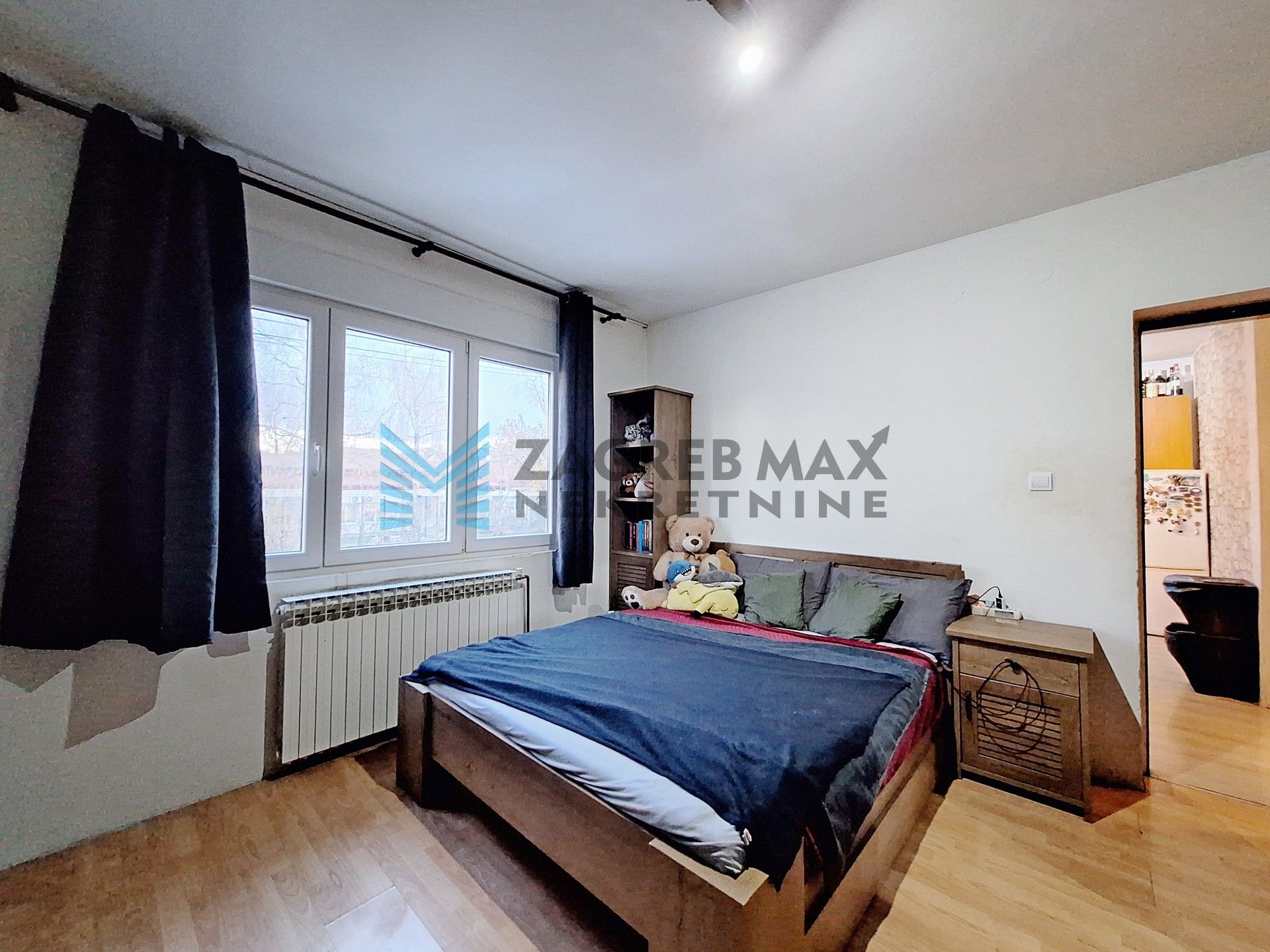 Zagreb - DUBRAVA - Z.Škreba - kuća s 3 stambene jedinice i poslovnim prostorom