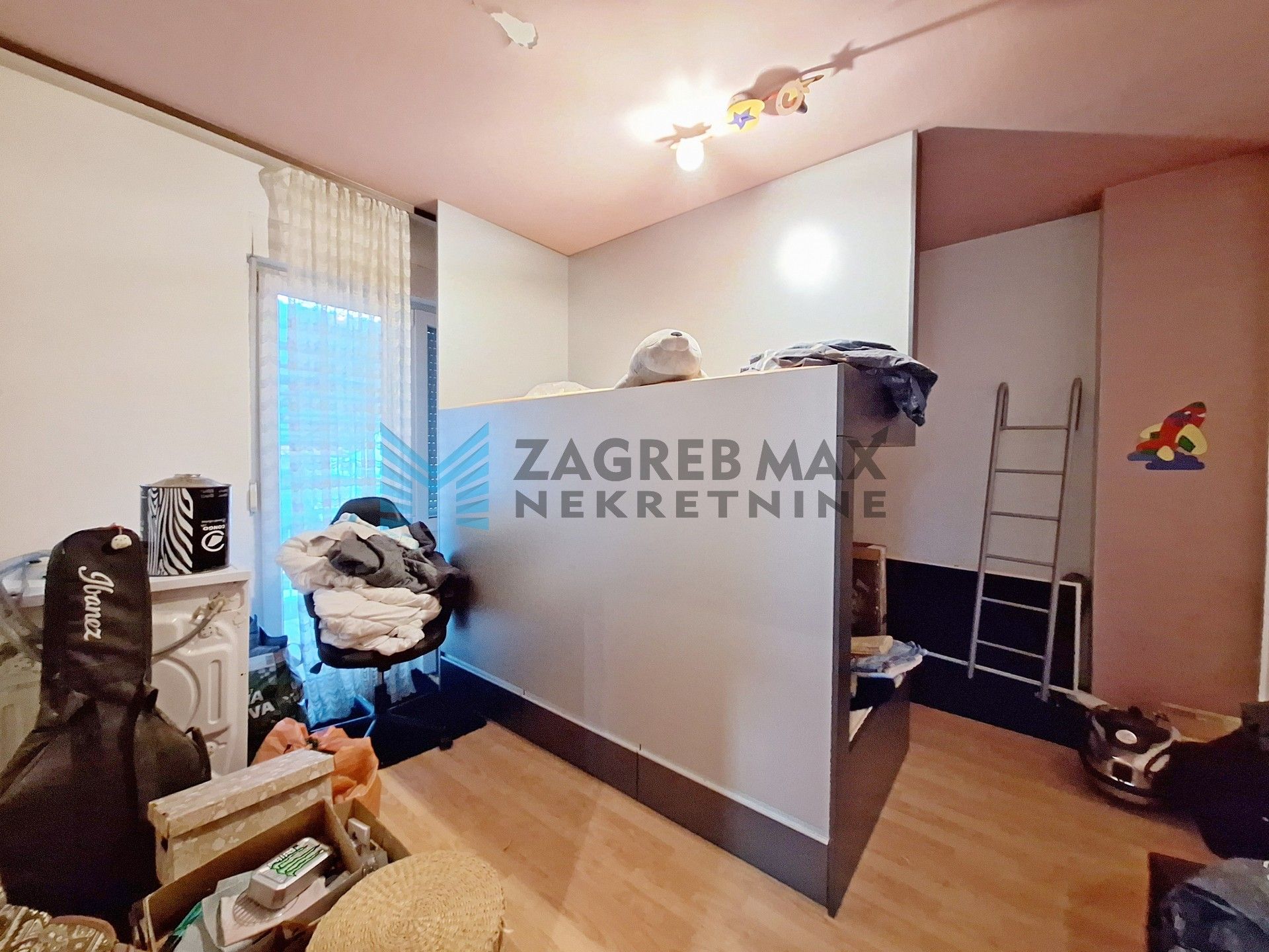 Zagreb - DUBRAVA - Z.Škreba - kuća s 3 stambene jedinice i poslovnim prostorom