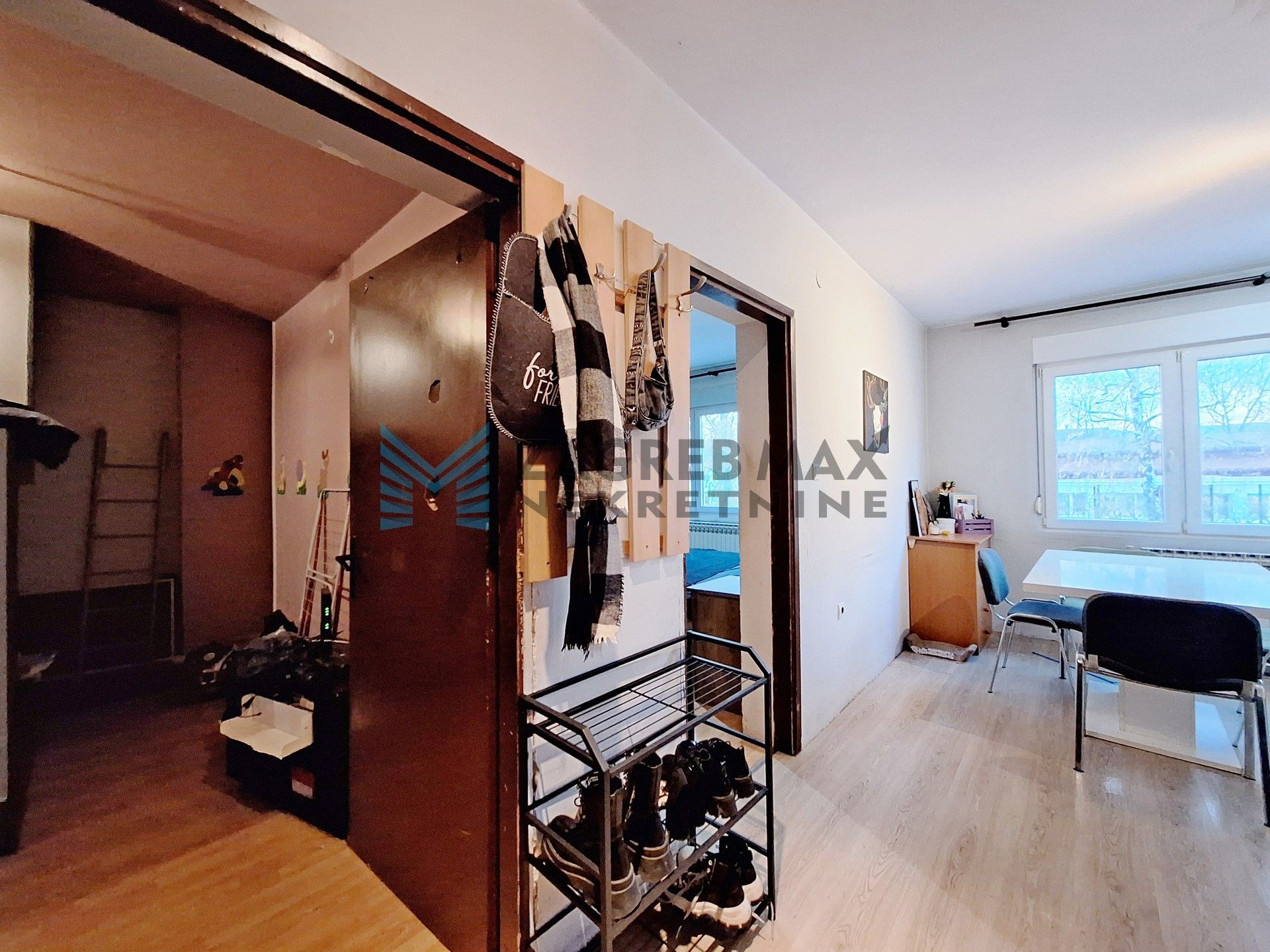 Zagreb - DUBRAVA - Z.Škreba - kuća s 3 stambene jedinice i poslovnim prostorom