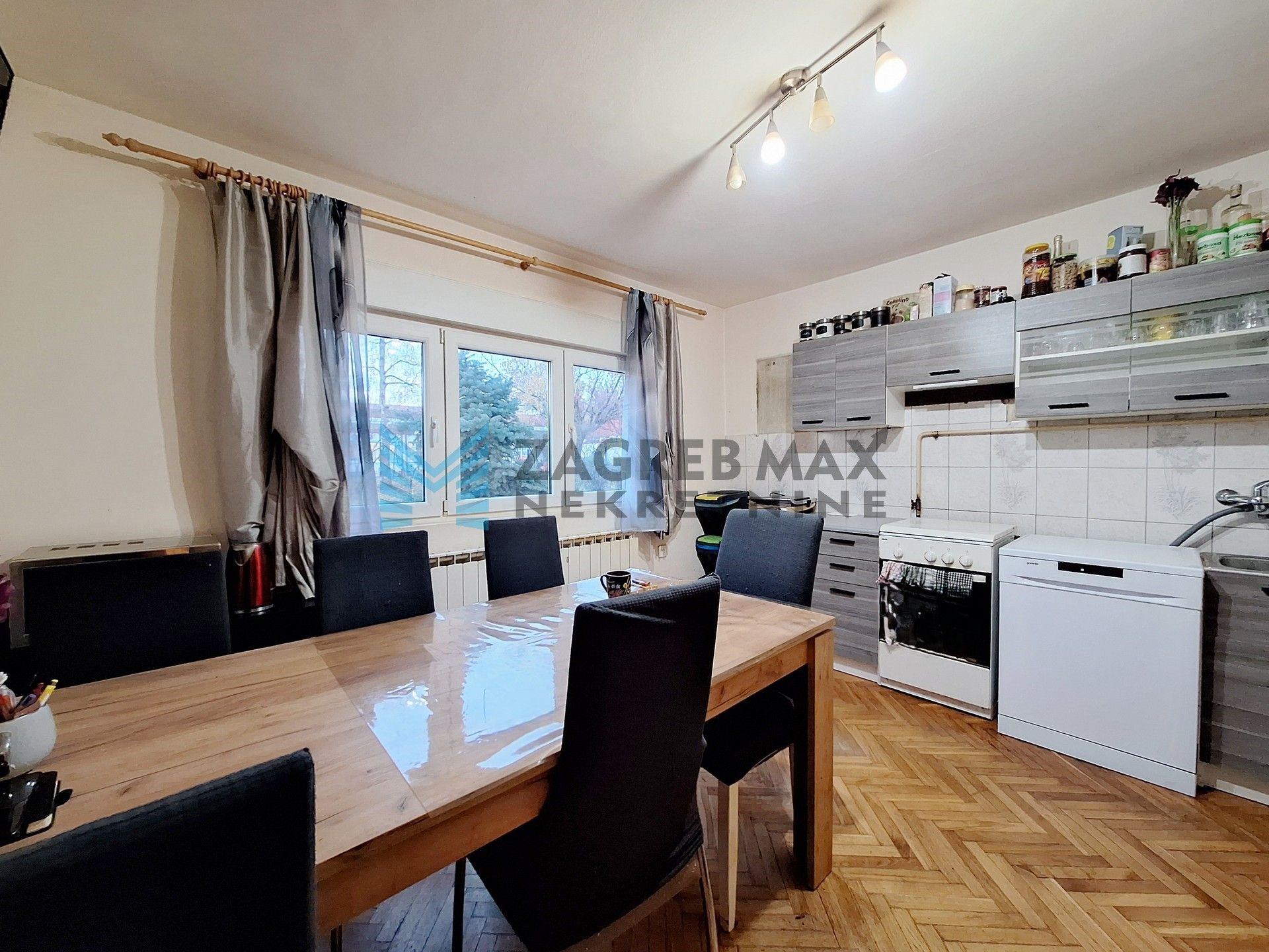 Zagreb - DUBRAVA - Z.Škreba - kuća s 3 stambene jedinice i poslovnim prostorom