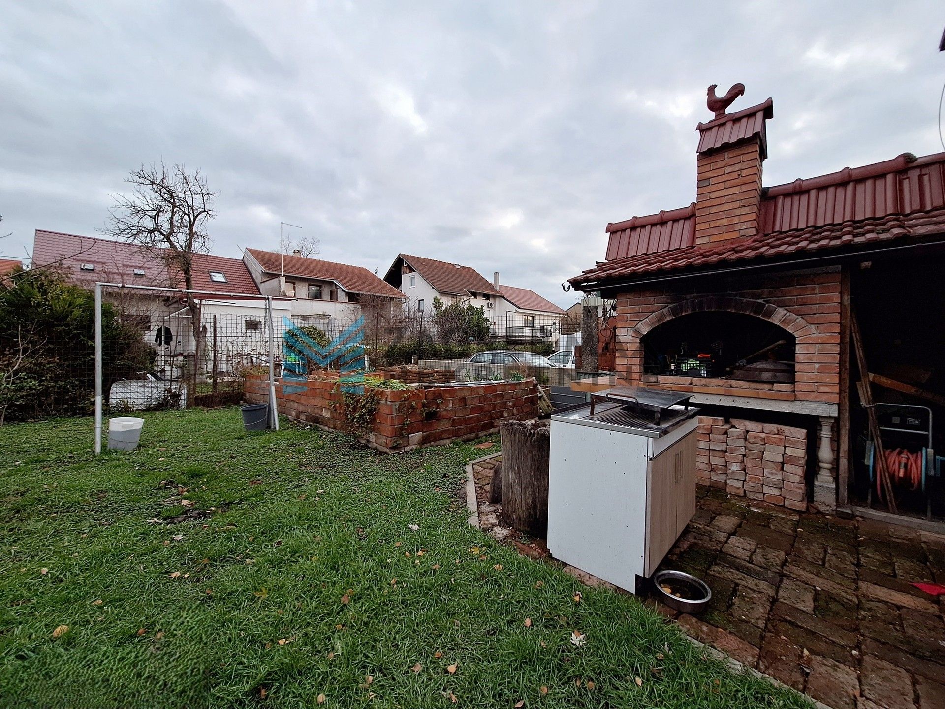 Zagreb - DUBRAVA - Z.Škreba - kuća s 3 stambene jedinice i poslovnim prostorom