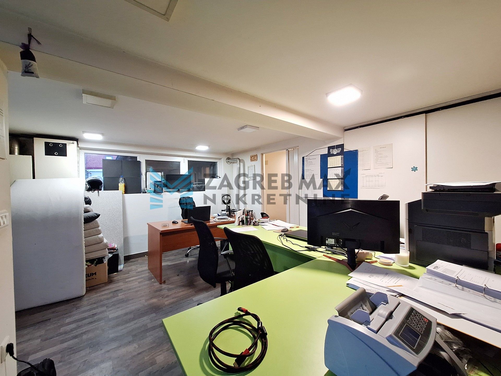 Zagreb - DUBRAVA - Z.Škreba - kuća s 3 stambene jedinice i poslovnim prostorom