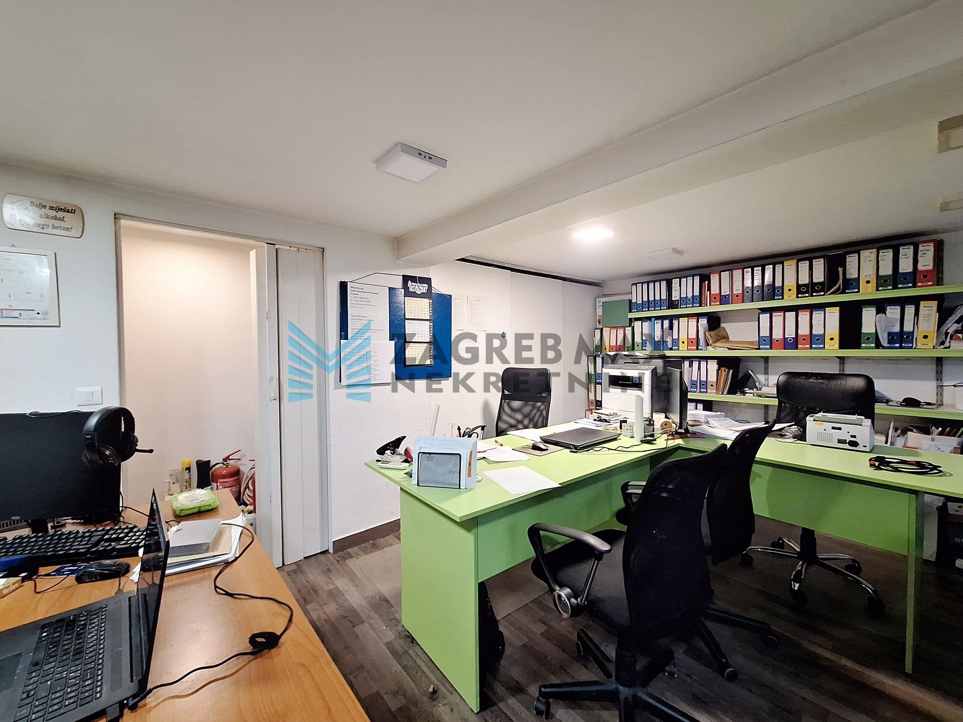 Zagreb - DUBRAVA - Z.Škreba - kuća s 3 stambene jedinice i poslovnim prostorom