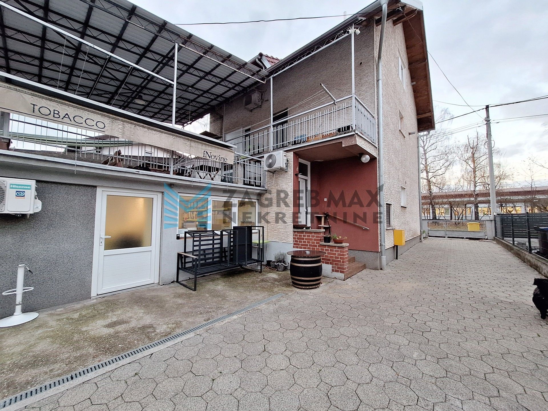 Zagreb - DUBRAVA - Z.Škreba - kuća s 3 stambene jedinice i poslovnim prostorom