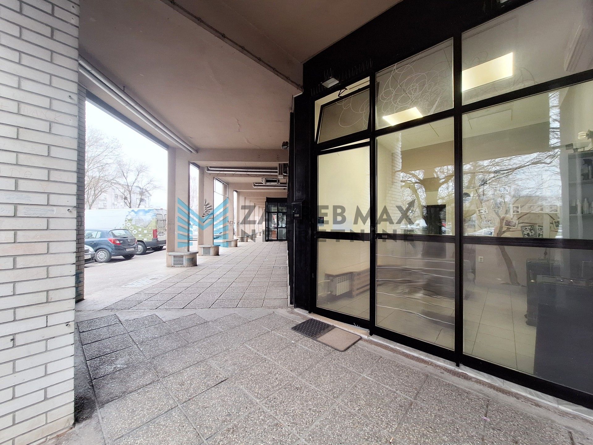 Zagreb - MALEŠNICA - TOP LOKACIJA! Poslovni prostor 42 m² – ulaz s ulice (iznajmljivanje)