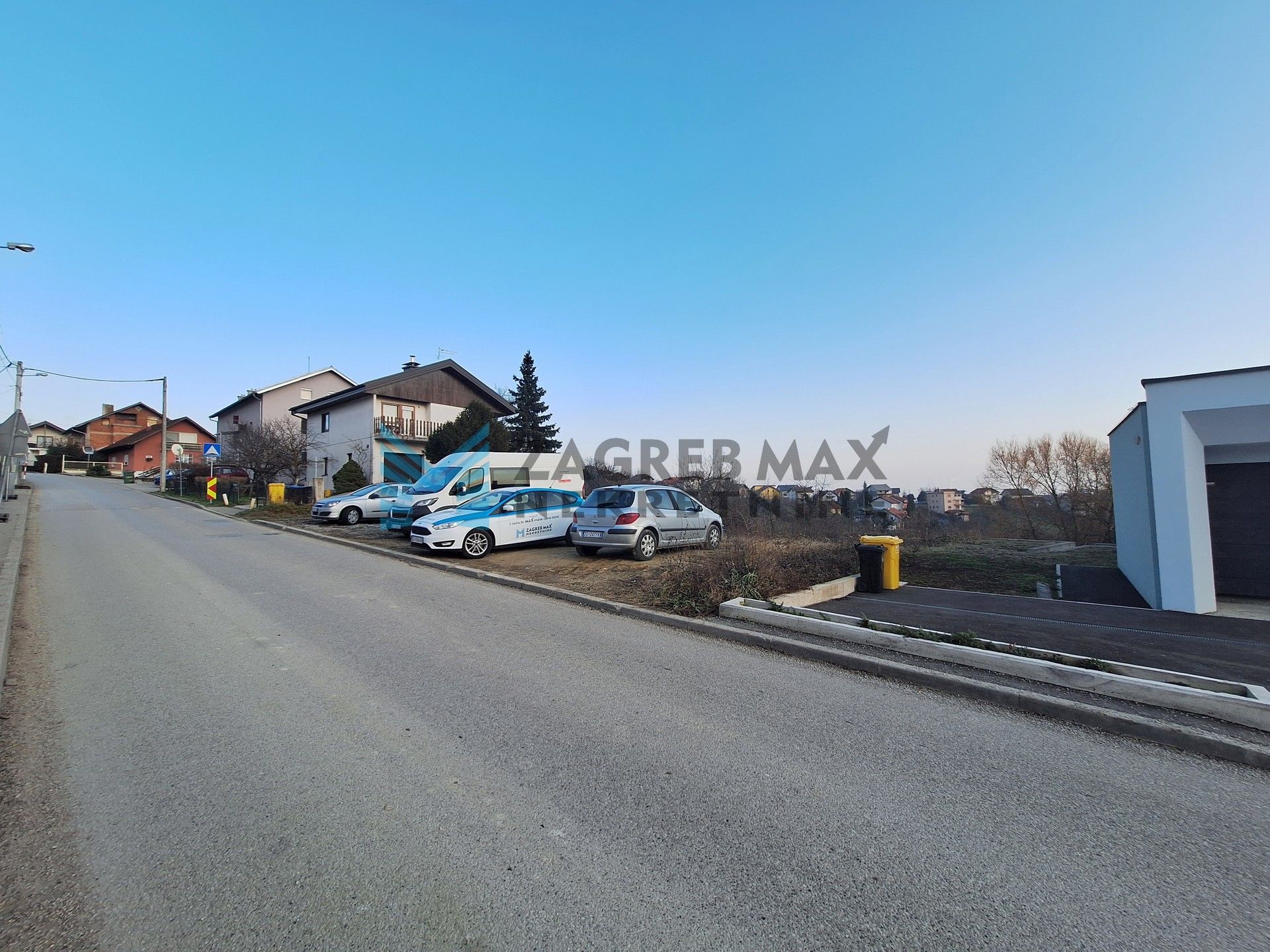 Zagreb - TRDICE - građevinsko zemljište, 988 m2, blagi pad