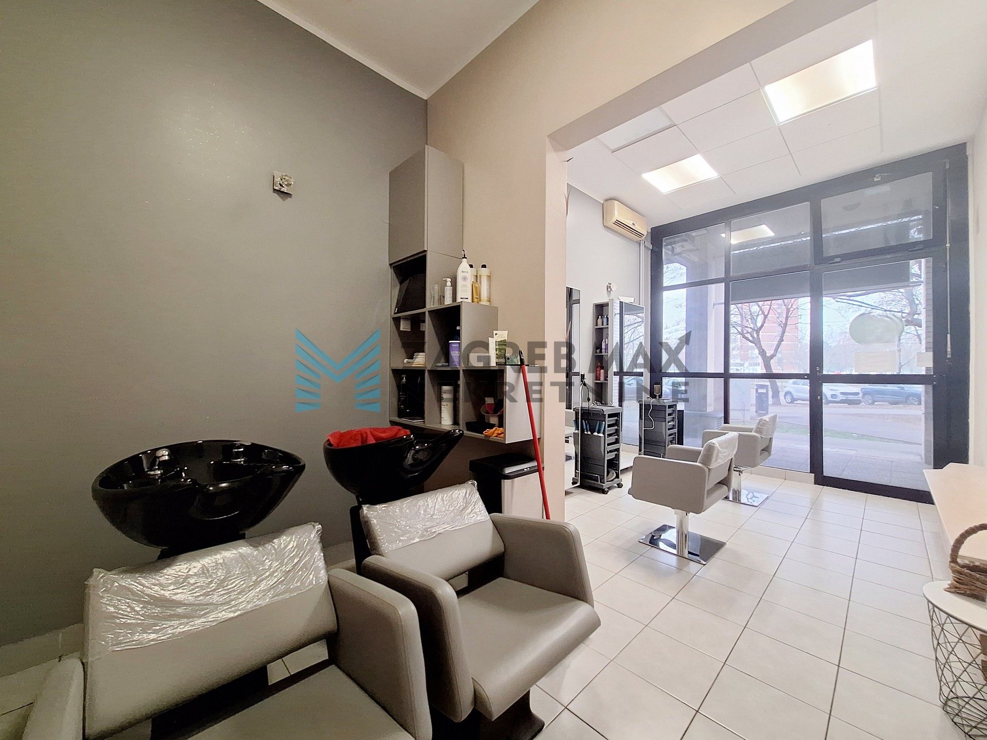 Zagreb - MALEŠNICA - TOP LOKACIJA! Poslovni prostor 42 m² – ulaz s ulice (iznajmljivanje)