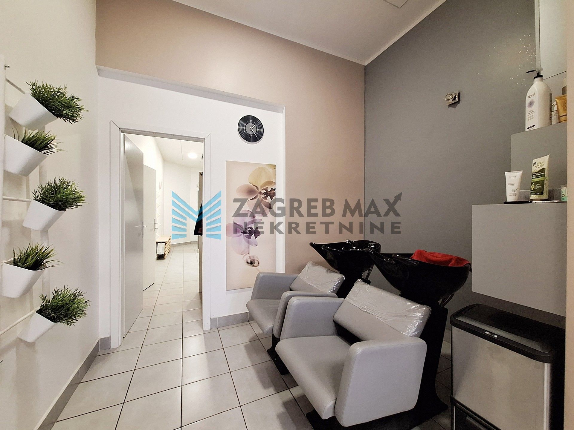 Zagreb - MALEŠNICA - TOP LOKACIJA! Poslovni prostor 42 m² – ulaz s ulice (iznajmljivanje)