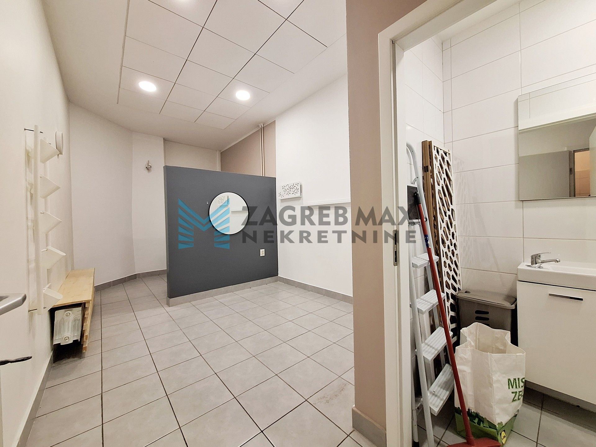 Zagreb - MALEŠNICA - TOP LOKACIJA! Poslovni prostor 42 m² – ulaz s ulice (iznajmljivanje)