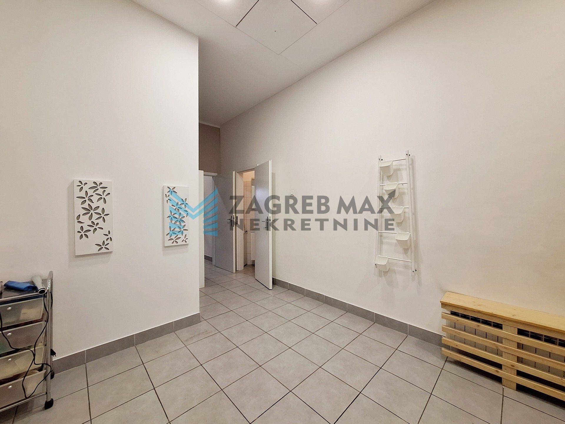 Zagreb - MALEŠNICA - TOP LOKACIJA! Poslovni prostor 42 m² – ulaz s ulice (iznajmljivanje)