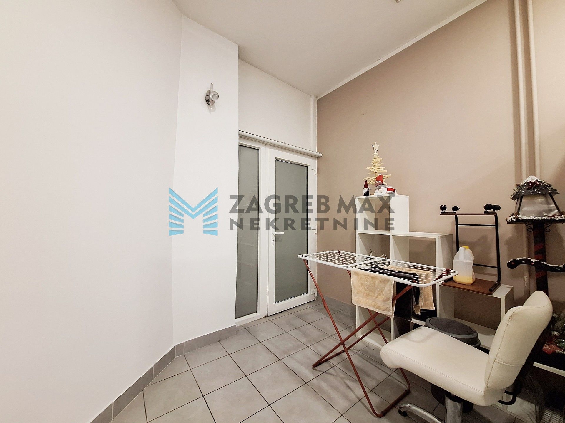 Zagreb - MALEŠNICA - TOP LOKACIJA! Poslovni prostor 42 m² – ulaz s ulice (iznajmljivanje)