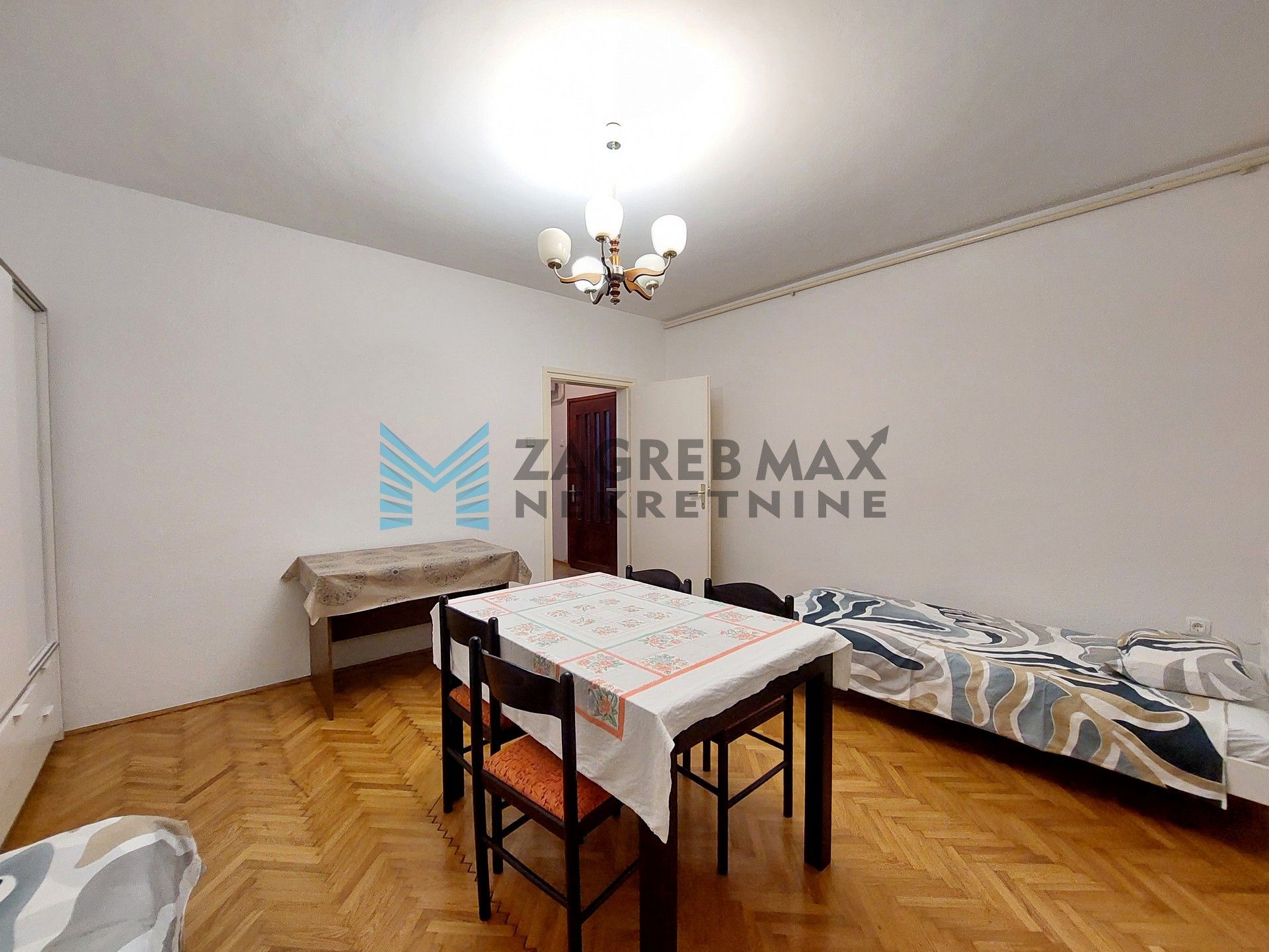 Zagreb - OPOROVEC - Novoselečki put - kuća, 2 kata, održavana, dvorište, garaža