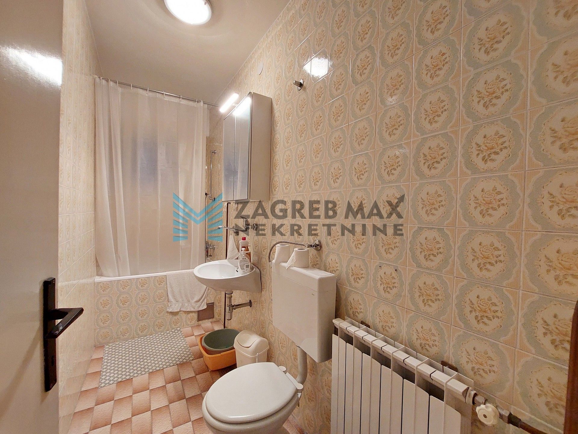 Zagreb - OPOROVEC - Novoselečki put - kuća, 2 kata, održavana, dvorište, garaža