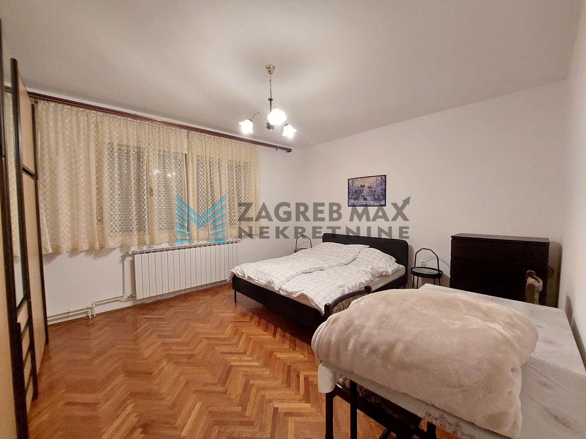 Zagreb - OPOROVEC - Novoselečki put - kuća, 2 kata, održavana, dvorište, garaža