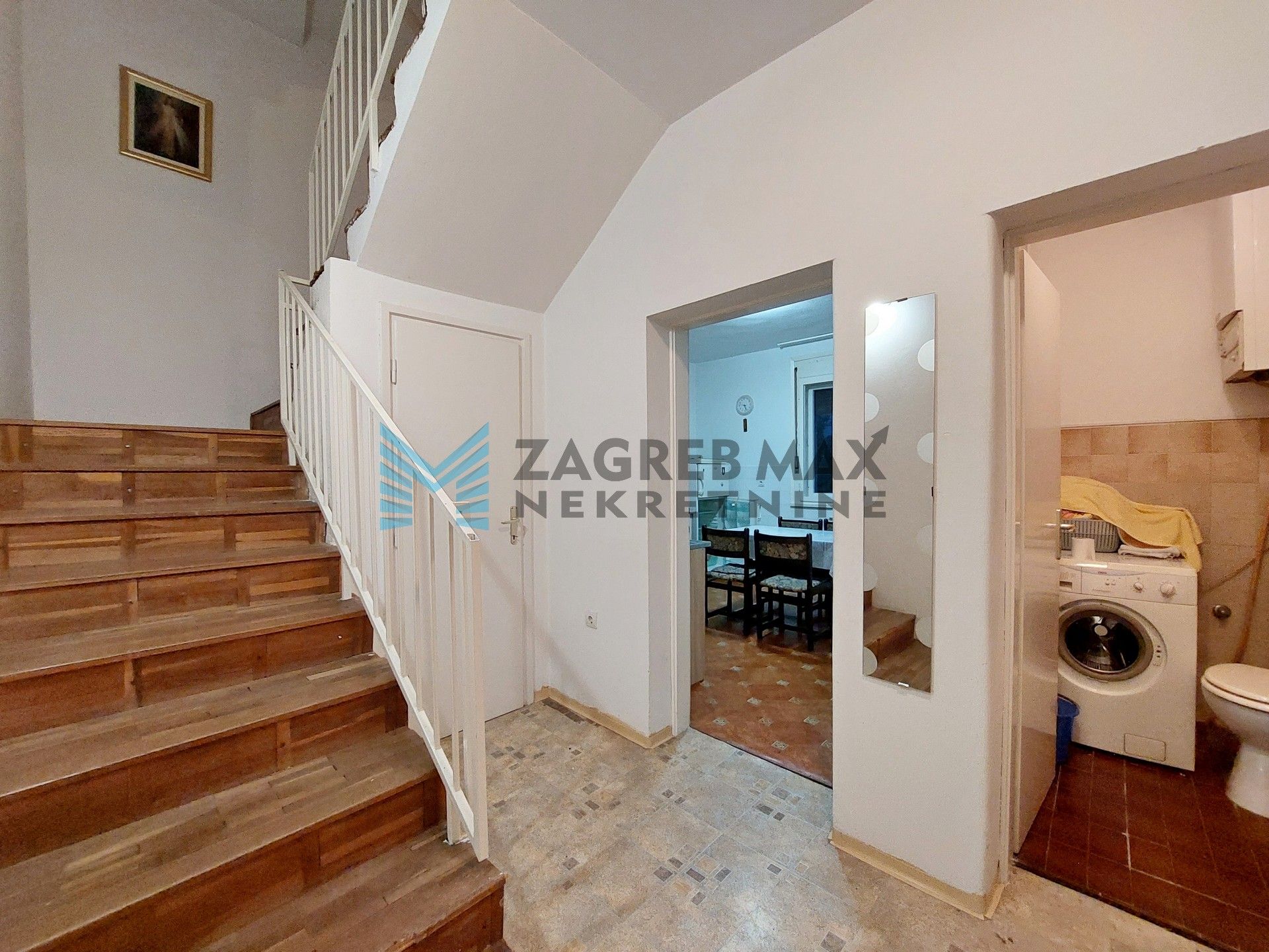 Zagreb - OPOROVEC - Novoselečki put - kuća, 2 kata, održavana, dvorište, garaža