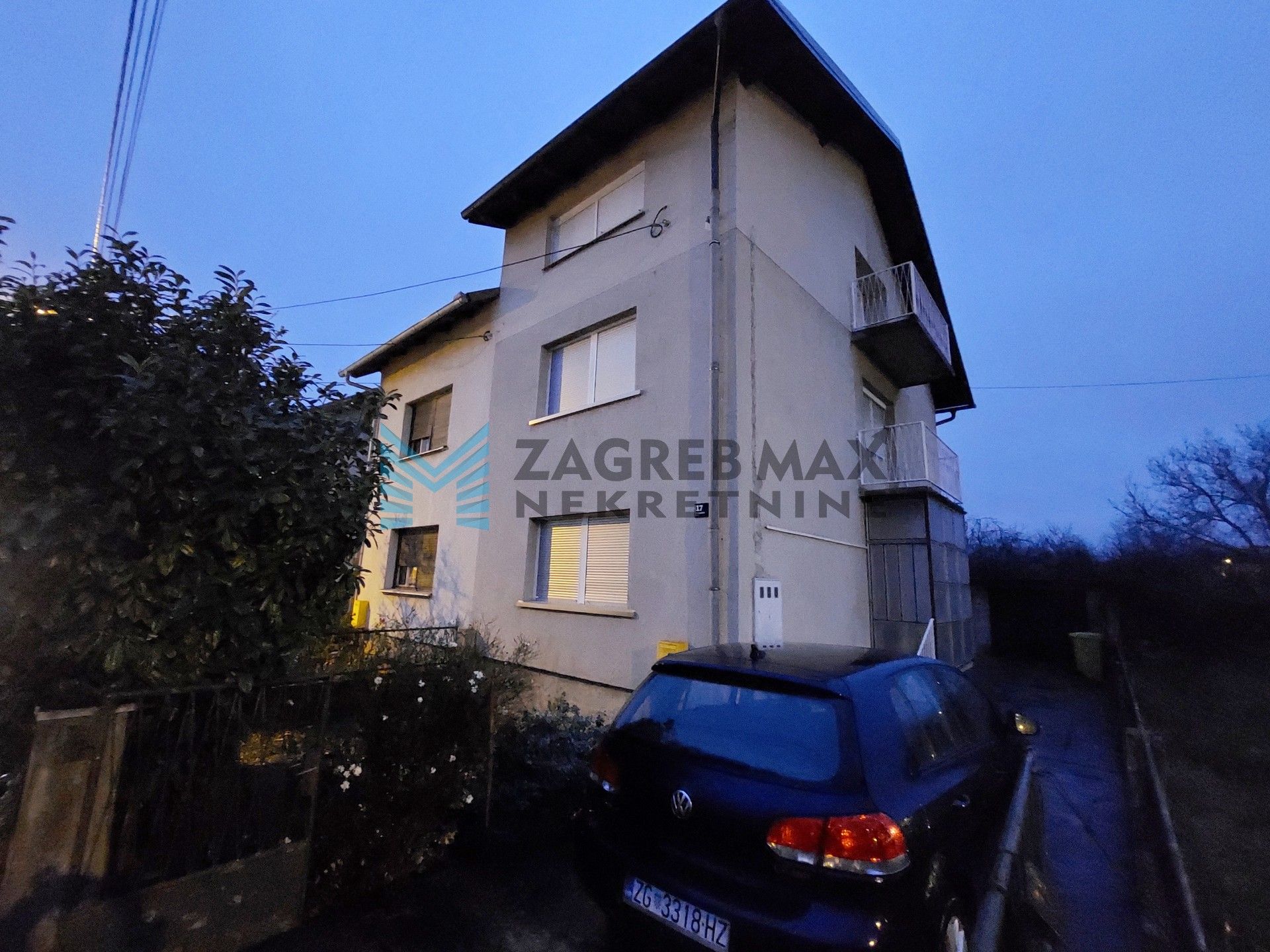 Zagreb - OPOROVEC - Novoselečki put - kuća, 2 kata, održavana, dvorište, garaža