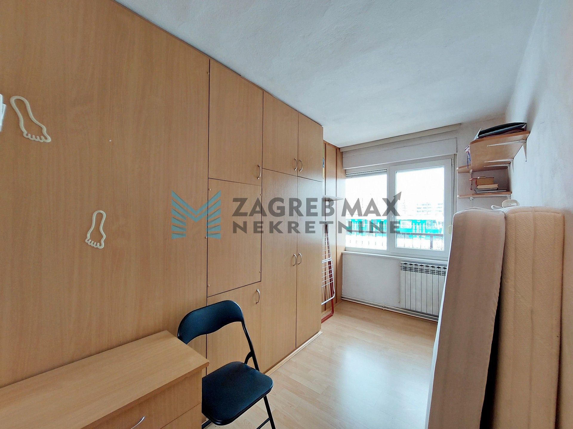 Zagreb - TREŠNJEVKA - F. šetalište - 4-sobni, balkon, spremište, dvorište